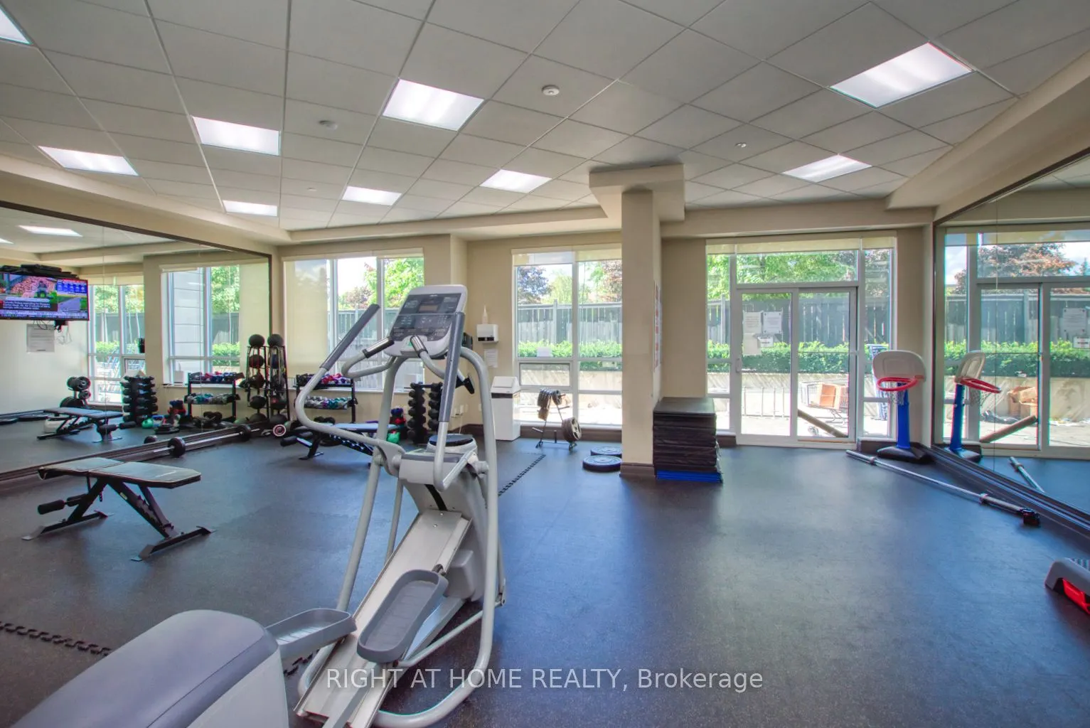 35 Saranac Boulevard, #827