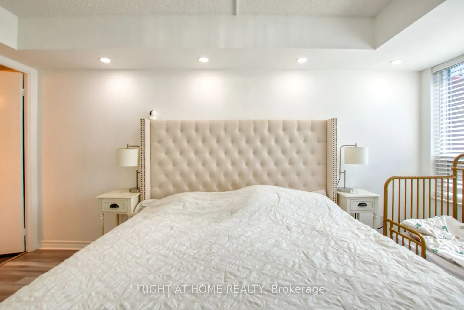 35 Saranac Boulevard, #827