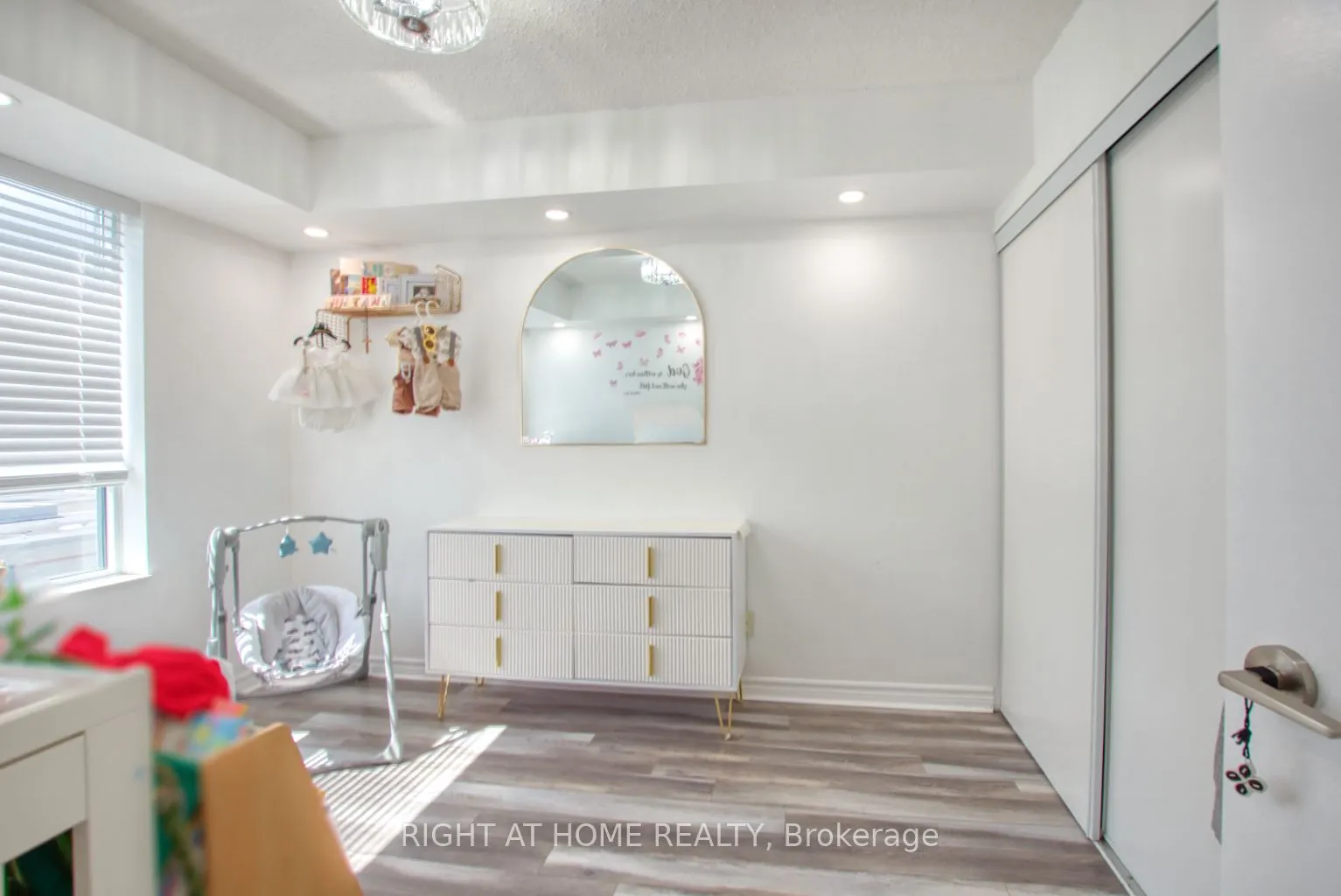 35 Saranac Boulevard, #827