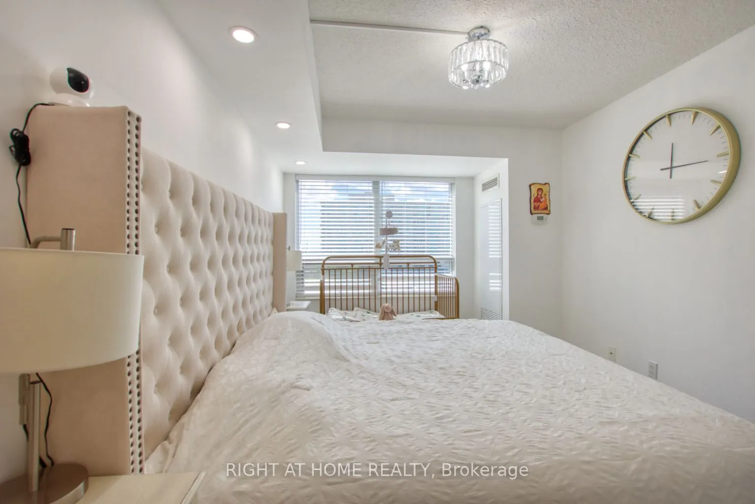 35 Saranac Boulevard, #827