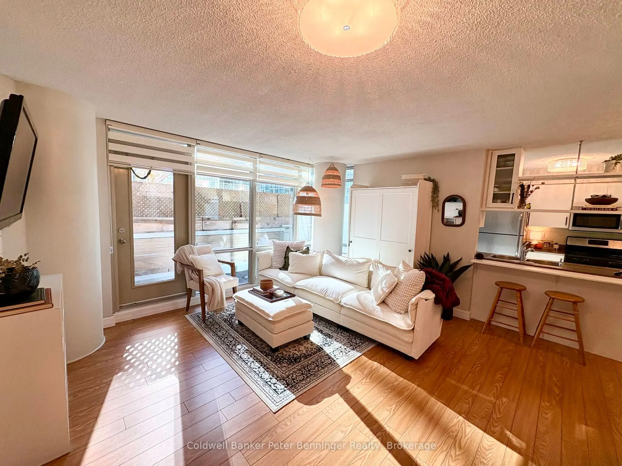 10 Navy Wharf Court, #203