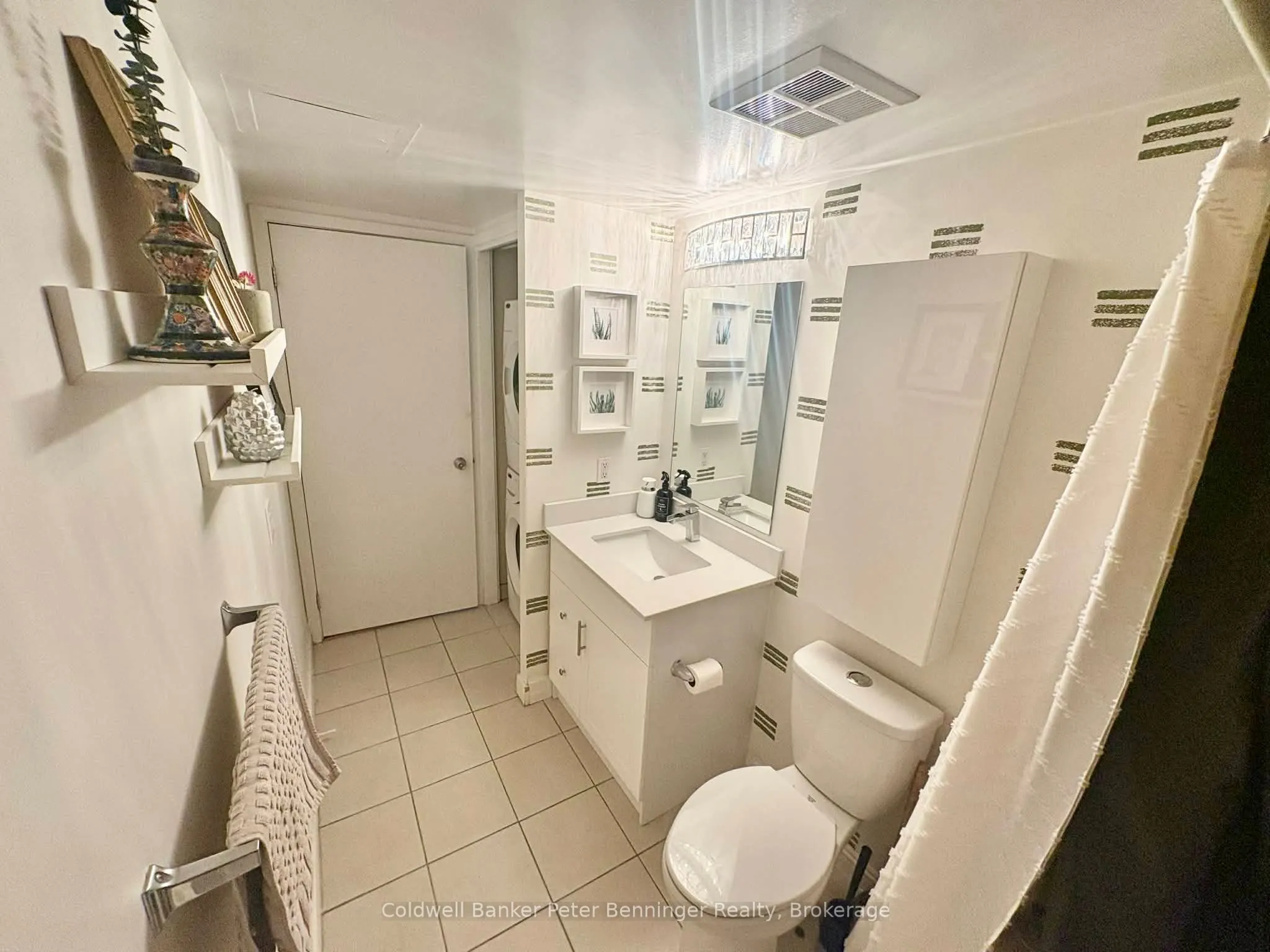 10 Navy Wharf Court, #203