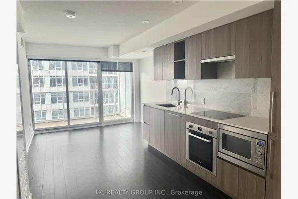 17 Bathurst Street
