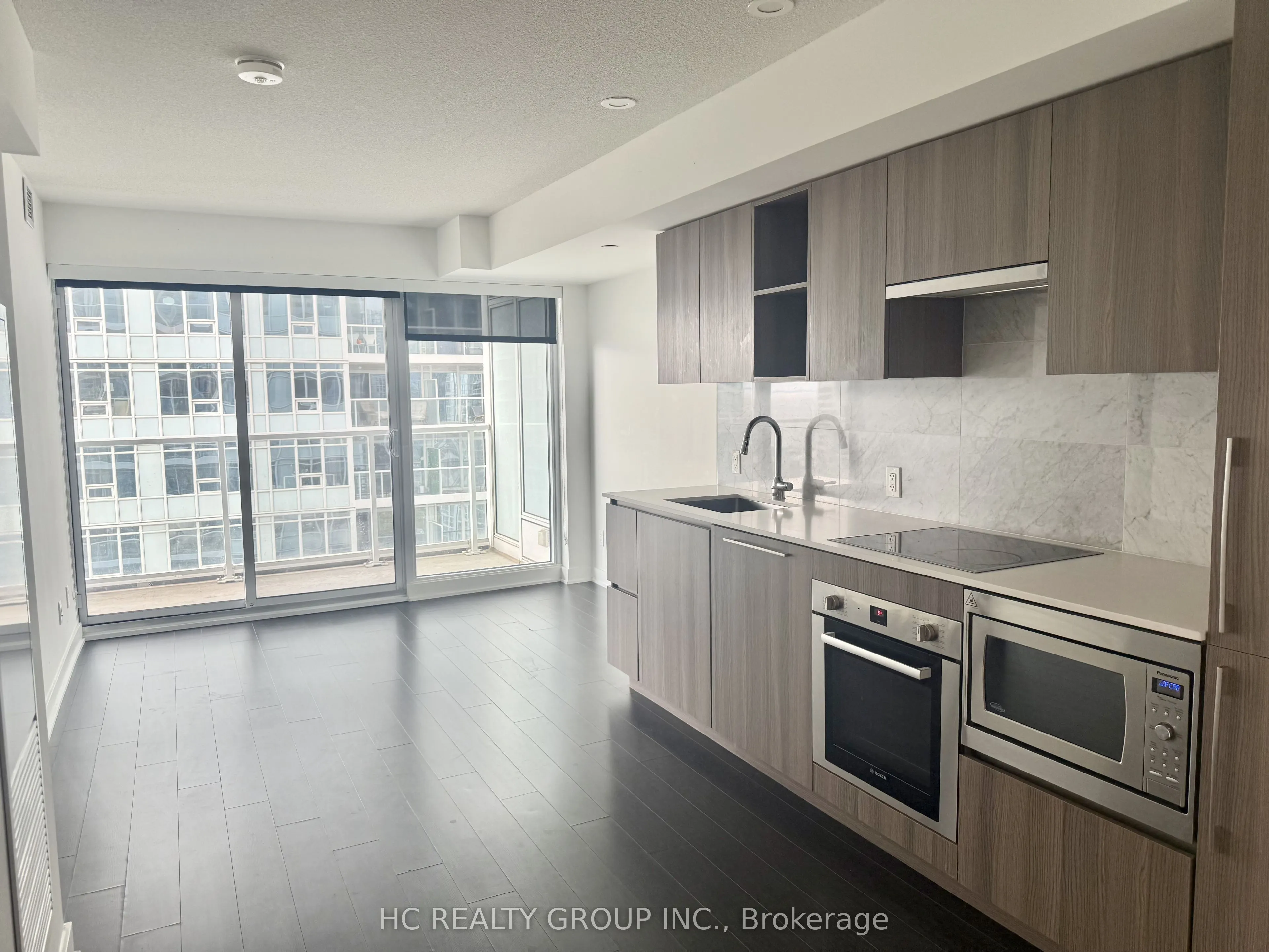 17 Bathurst Street, #2305