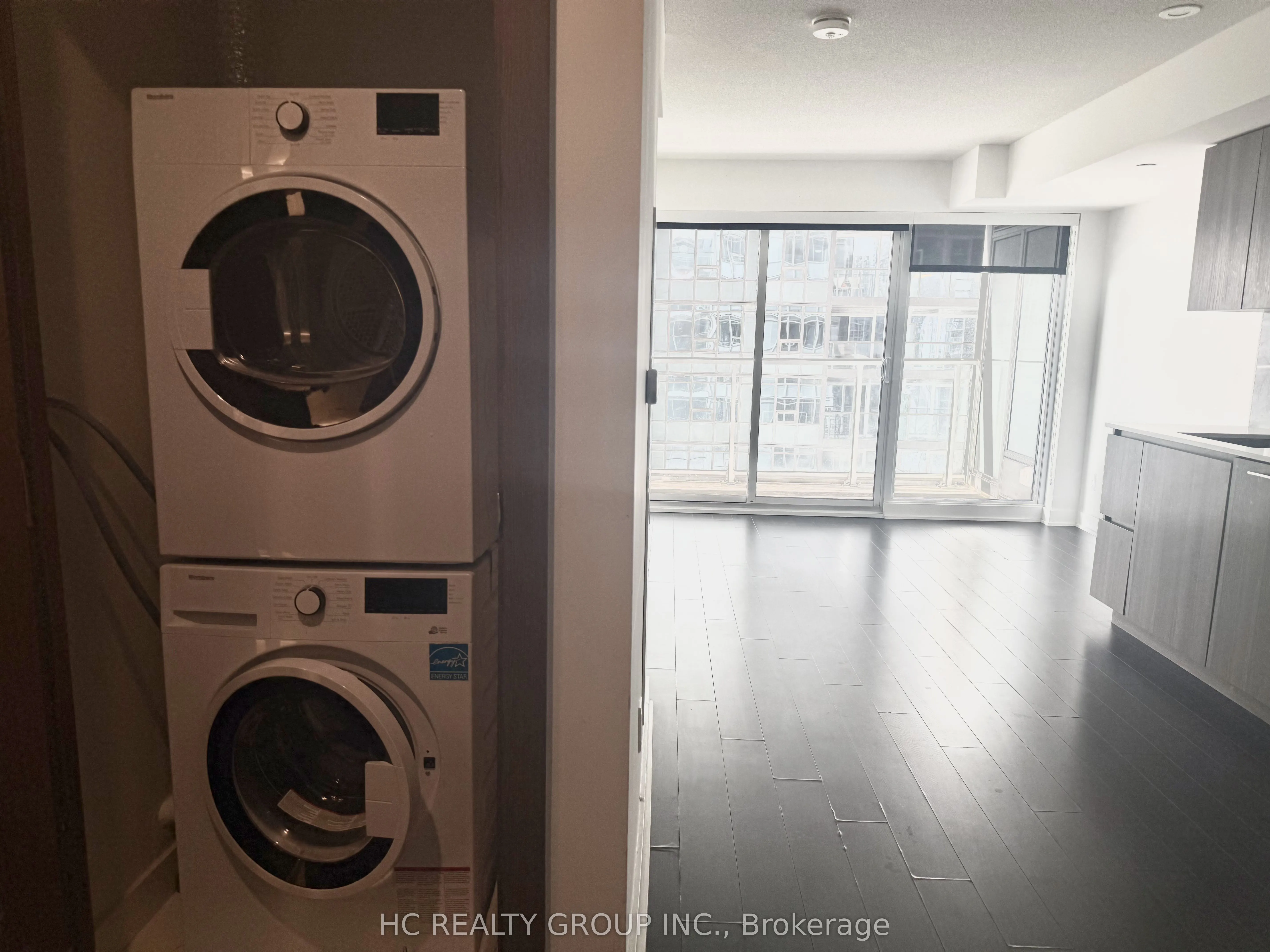 17 Bathurst Street, #2305