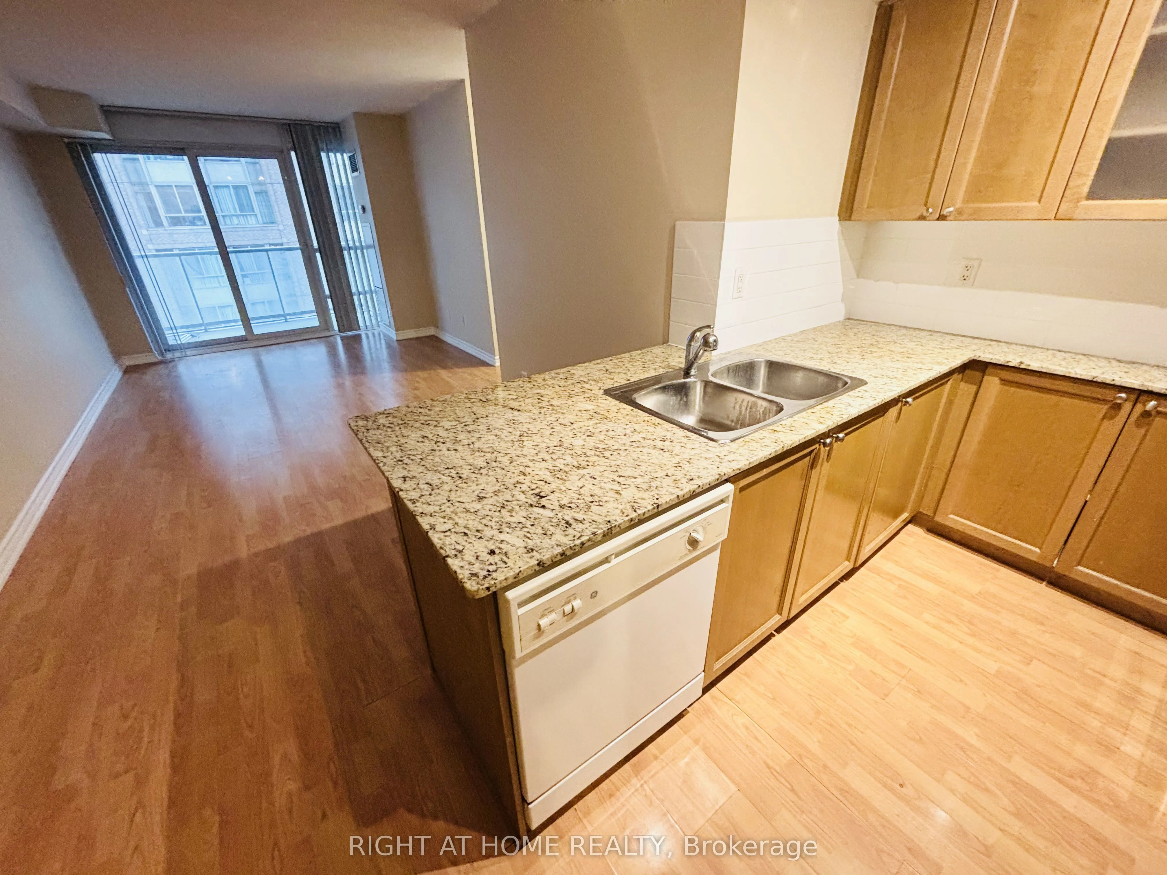 761 Bay Street, #1508