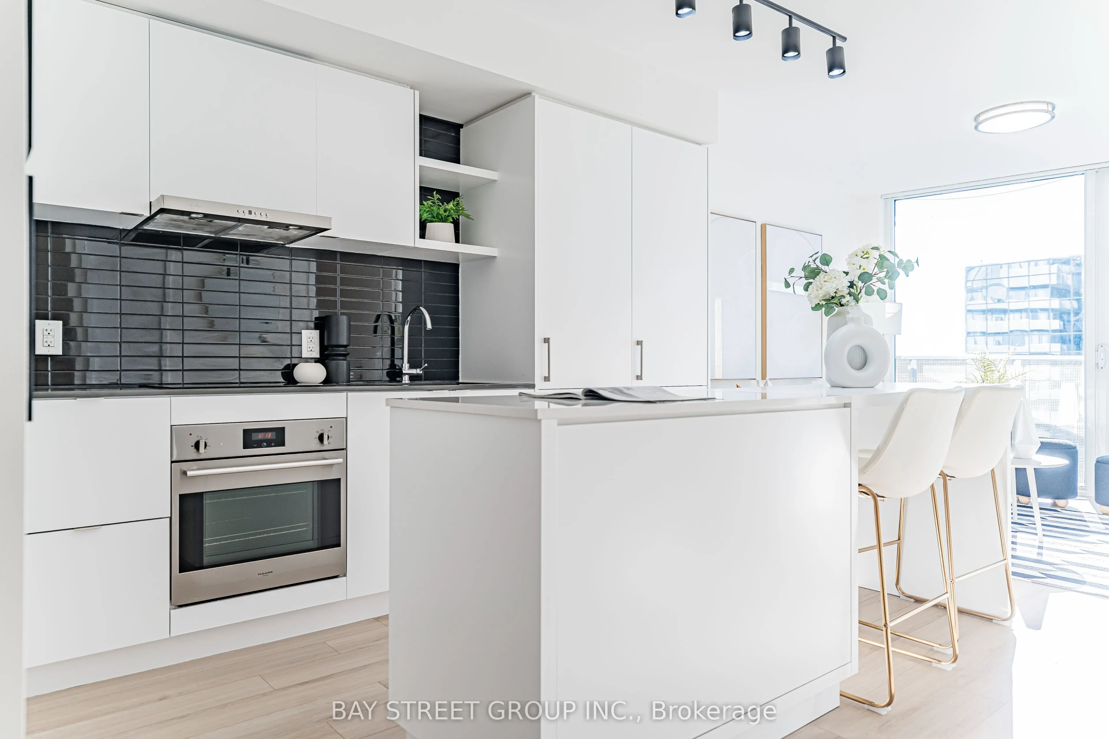 100 Harbour Street, #3809