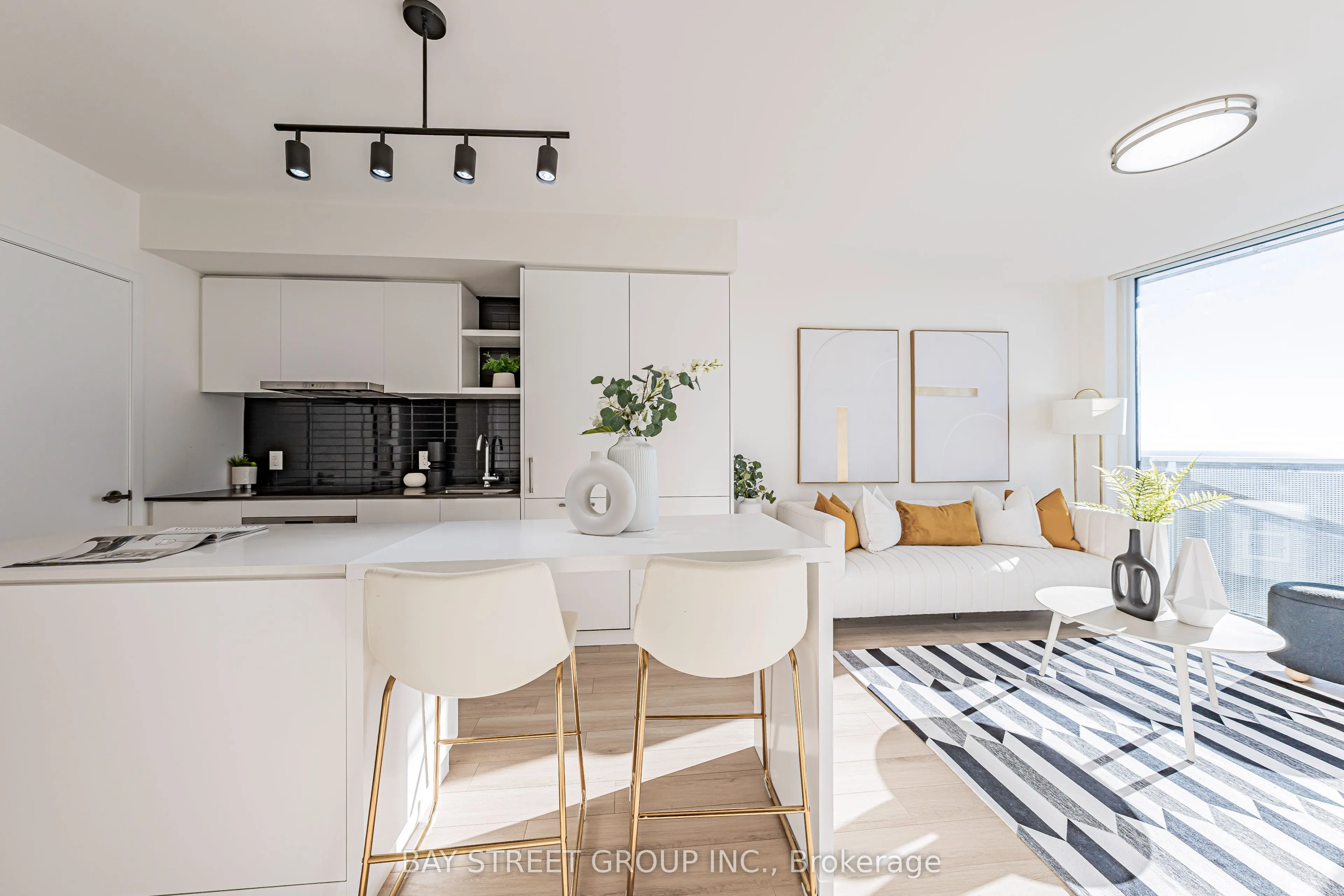 100 Harbour Street, #3809