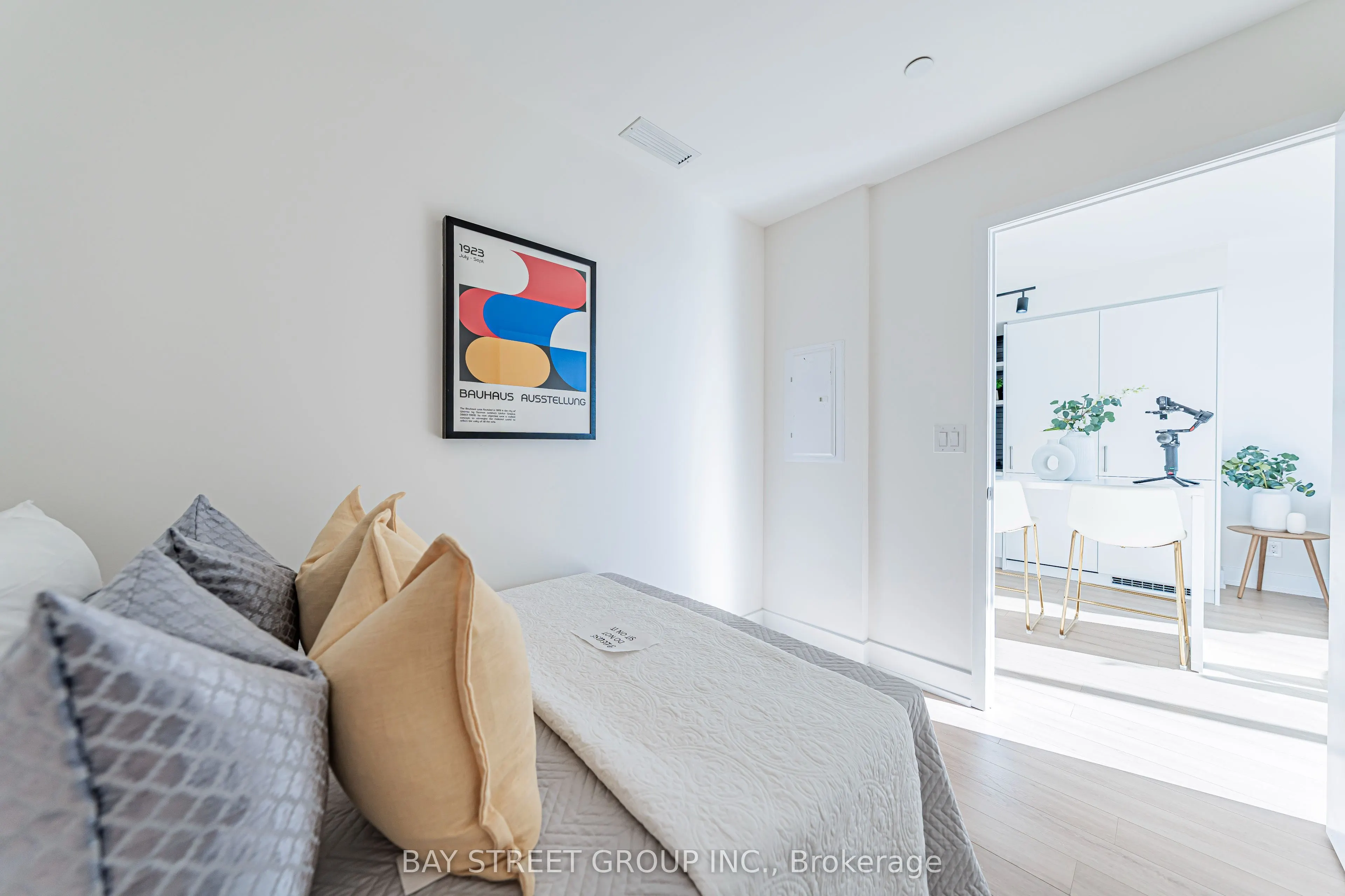 100 Harbour Street, #3809