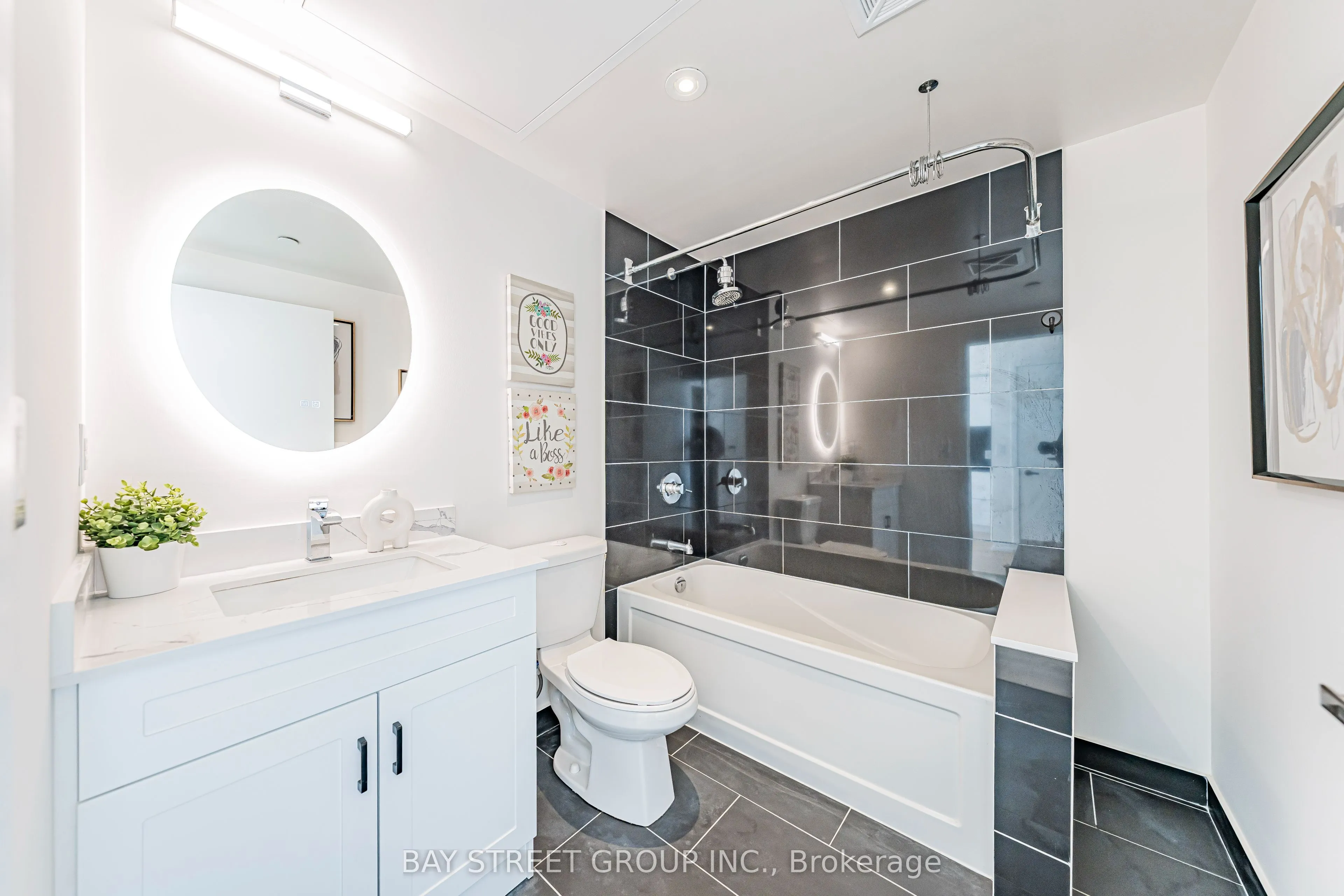 100 Harbour Street, #3809