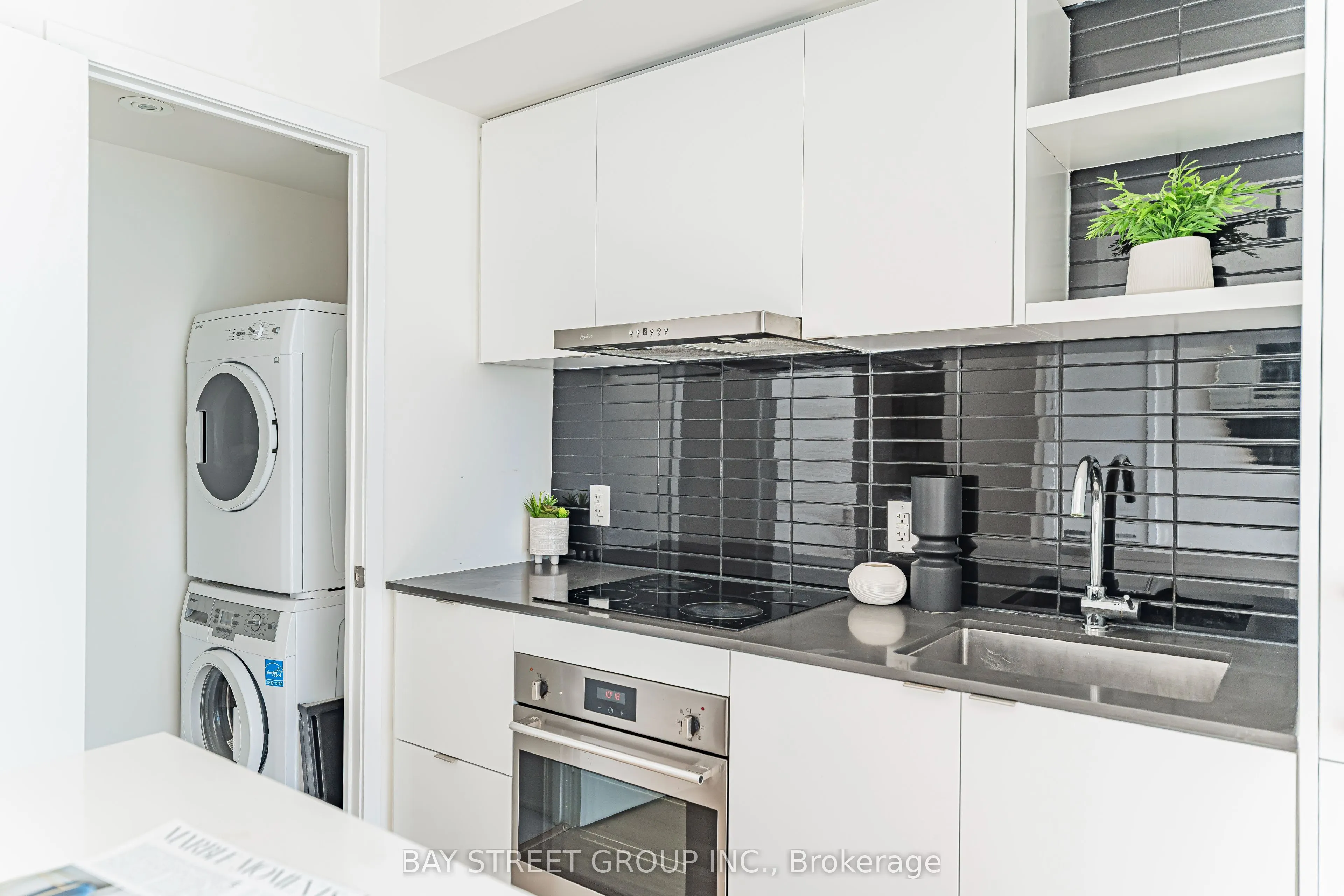 100 Harbour Street, #3809