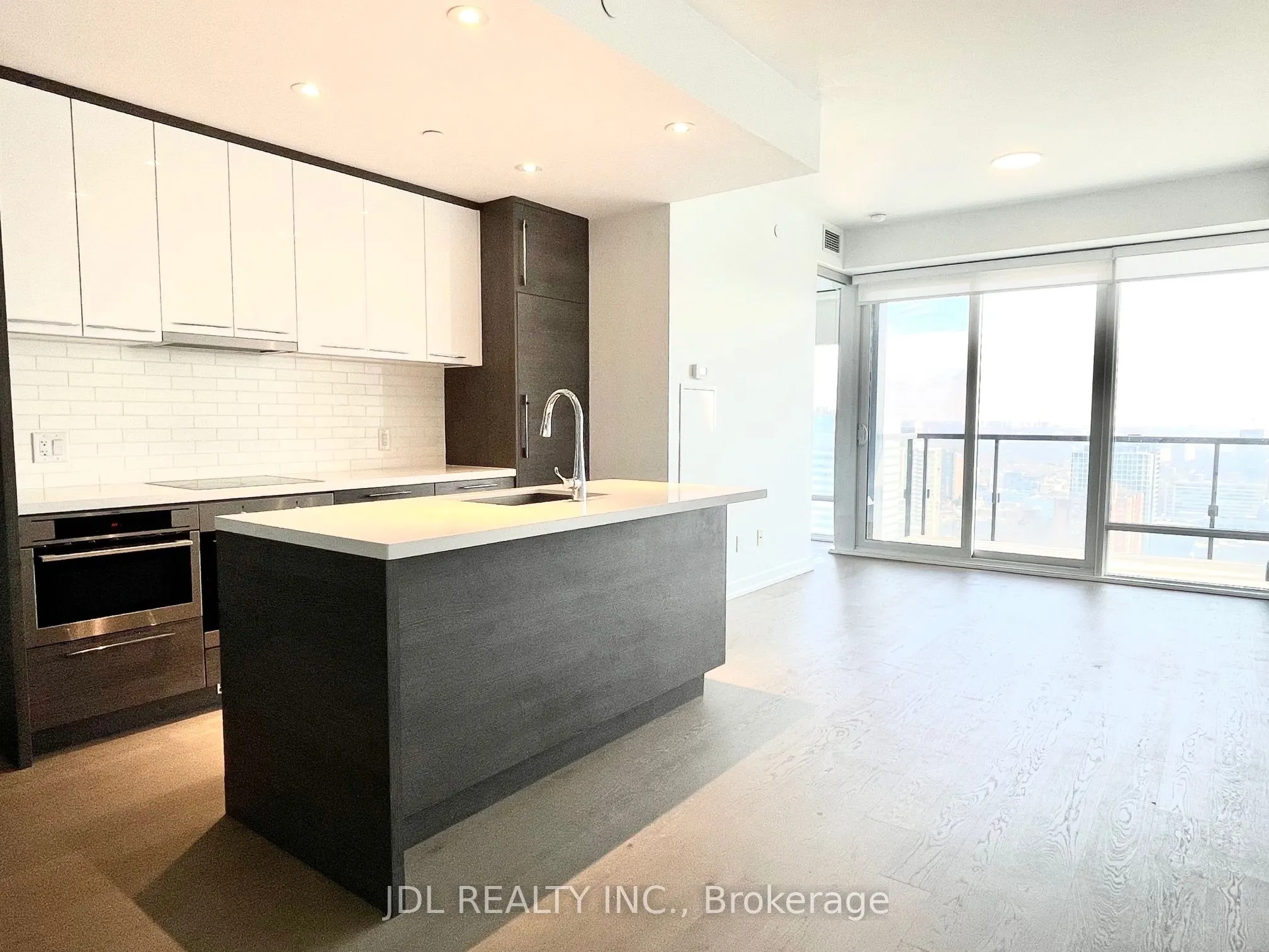 488 University Avenue, #2803