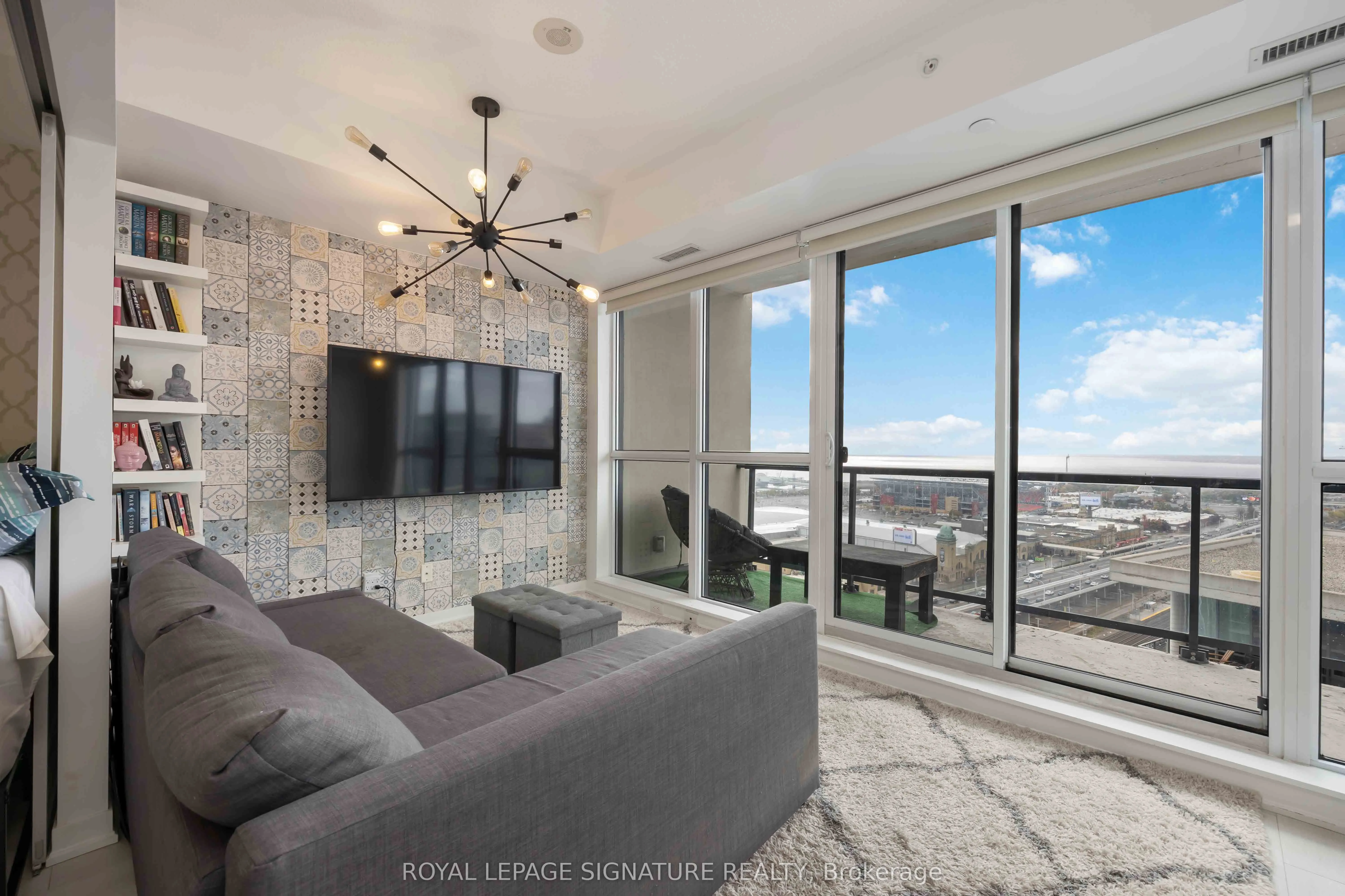 51 East Liberty Street, #2215