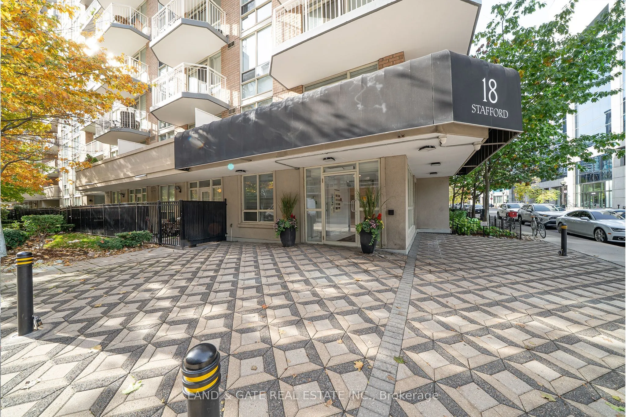 18 Stafford Street, #202