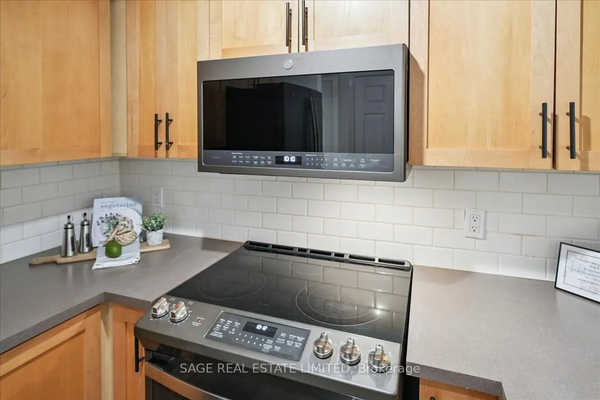 208 Niagara Street, #73