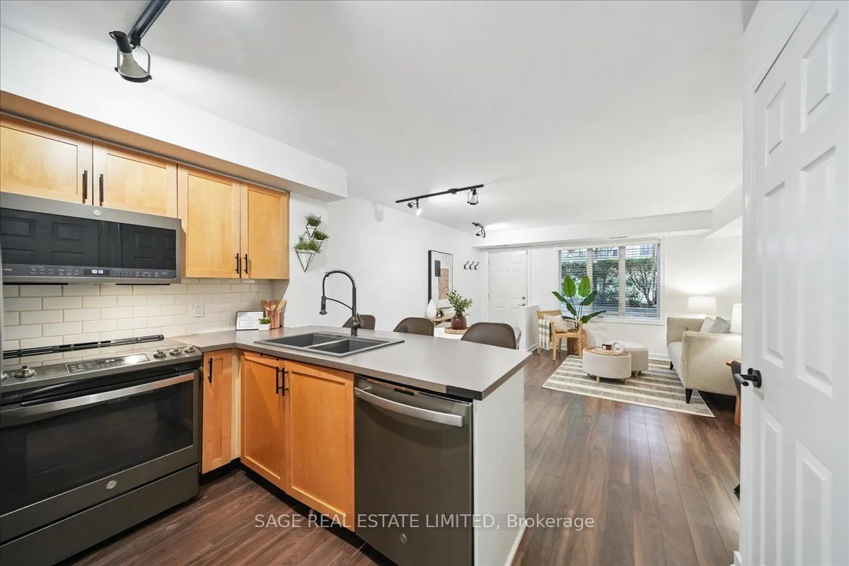 208 Niagara Street, #73