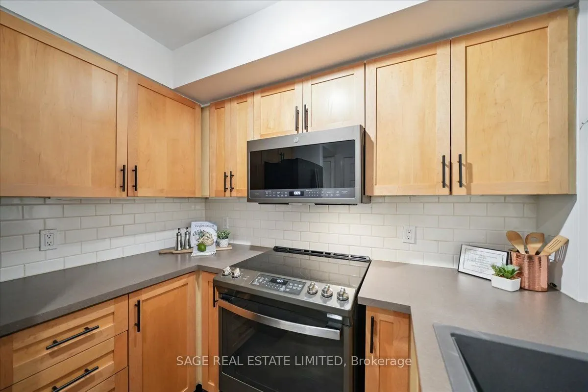 208 Niagara Street, #73