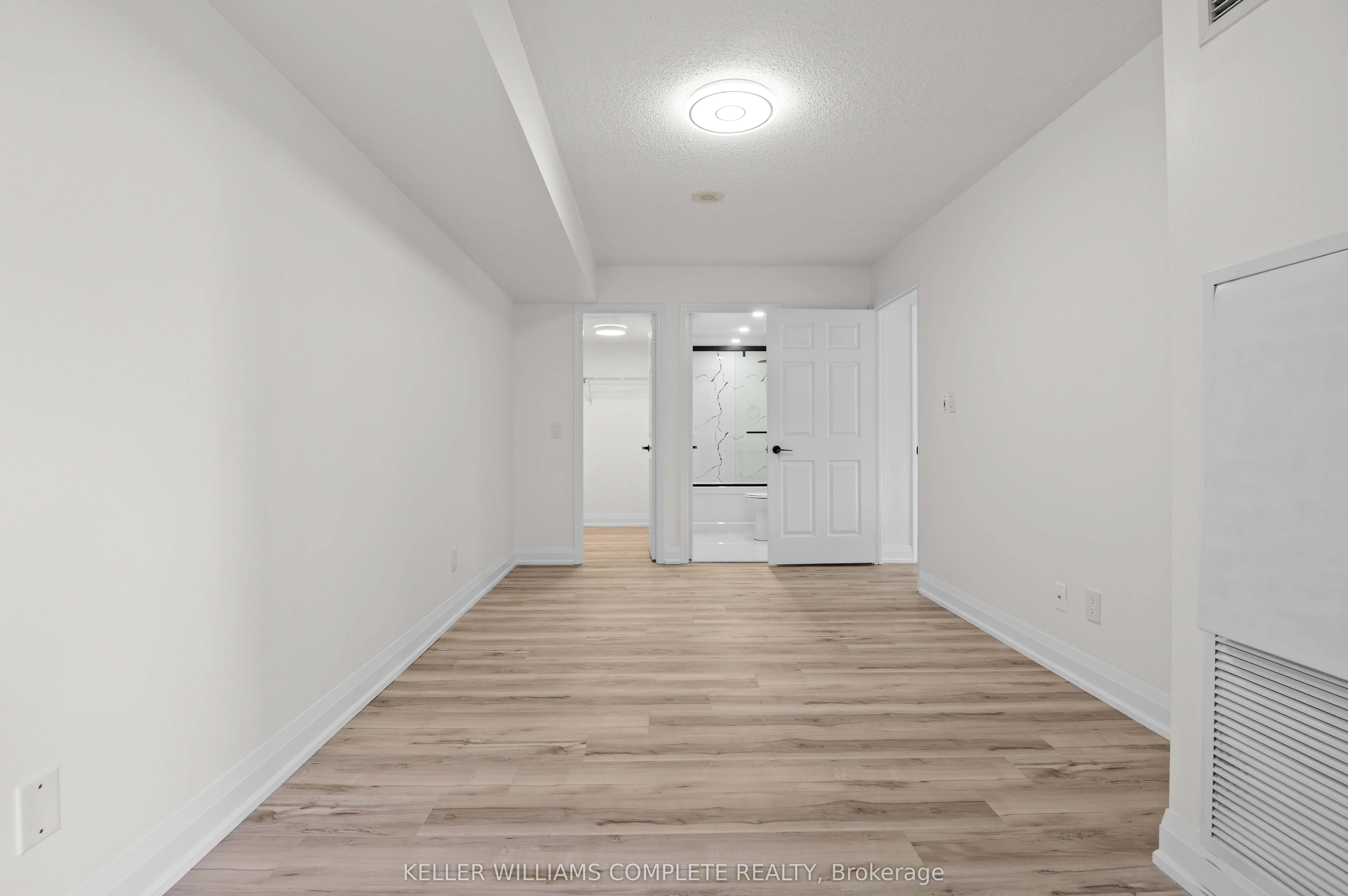 30 GRAND TRUNK Crescent SW, #1110