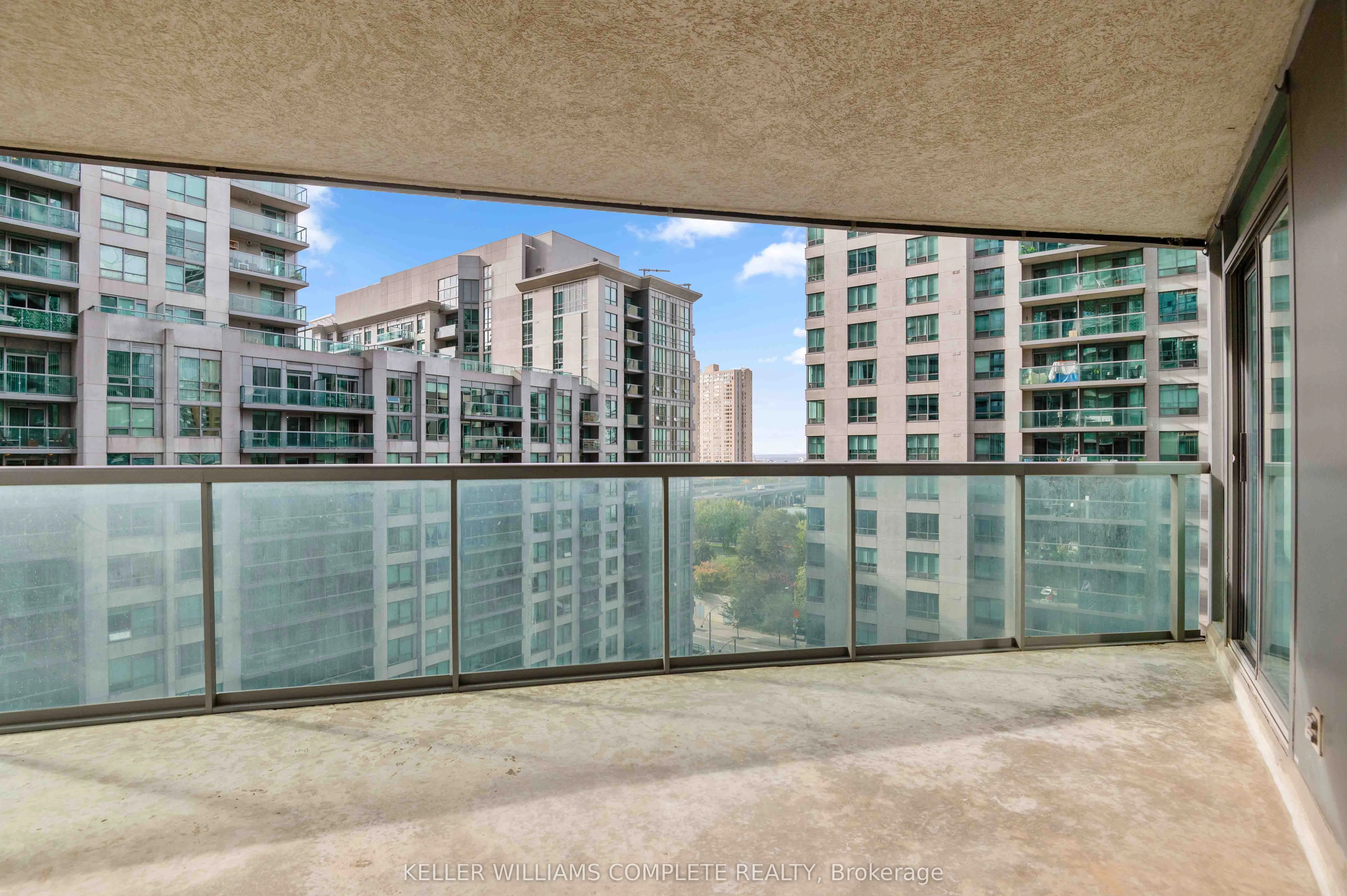 30 GRAND TRUNK Crescent SW, #1110