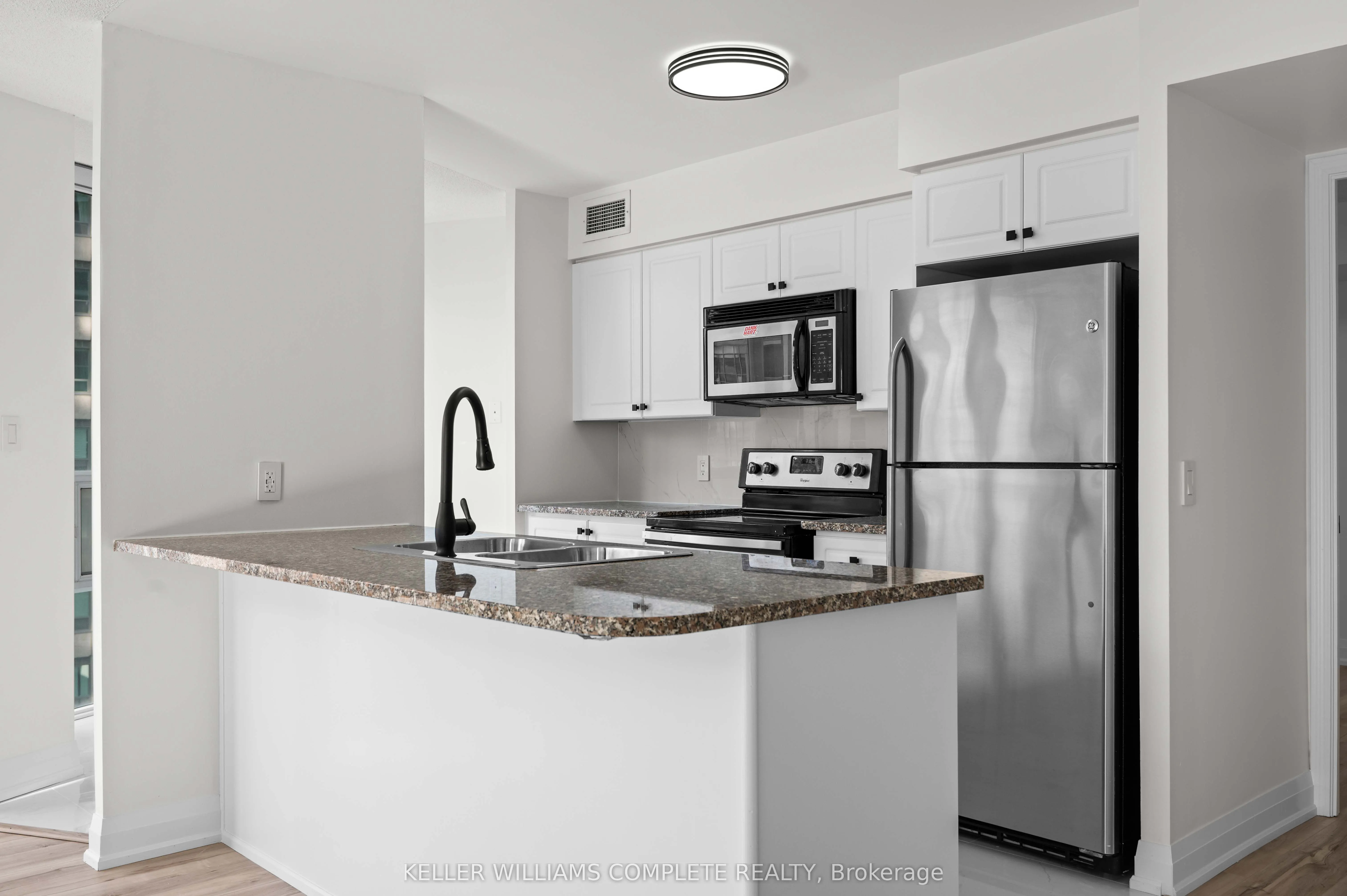 30 GRAND TRUNK Crescent SW, #1110