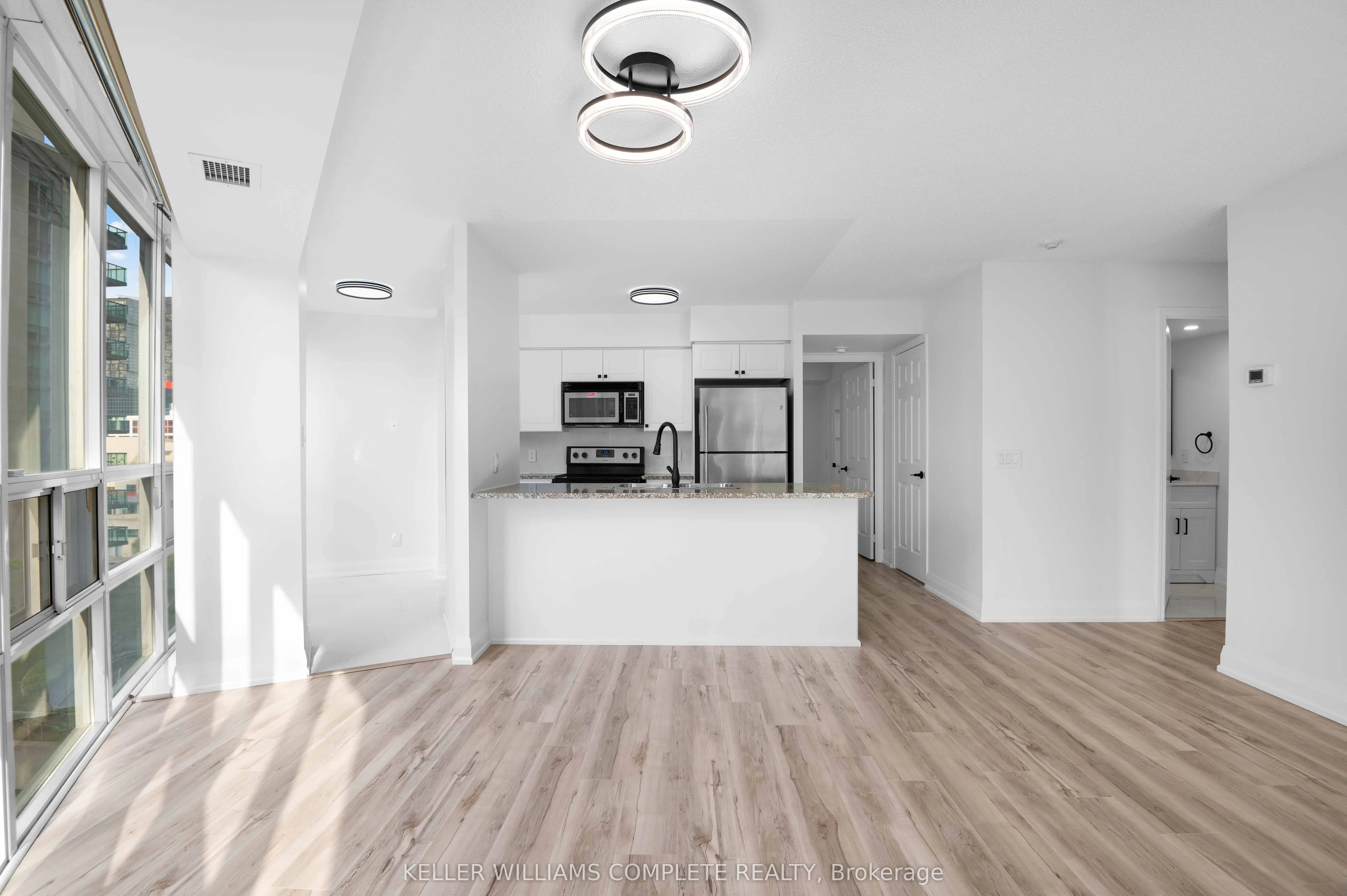 30 GRAND TRUNK Crescent SW, #1110