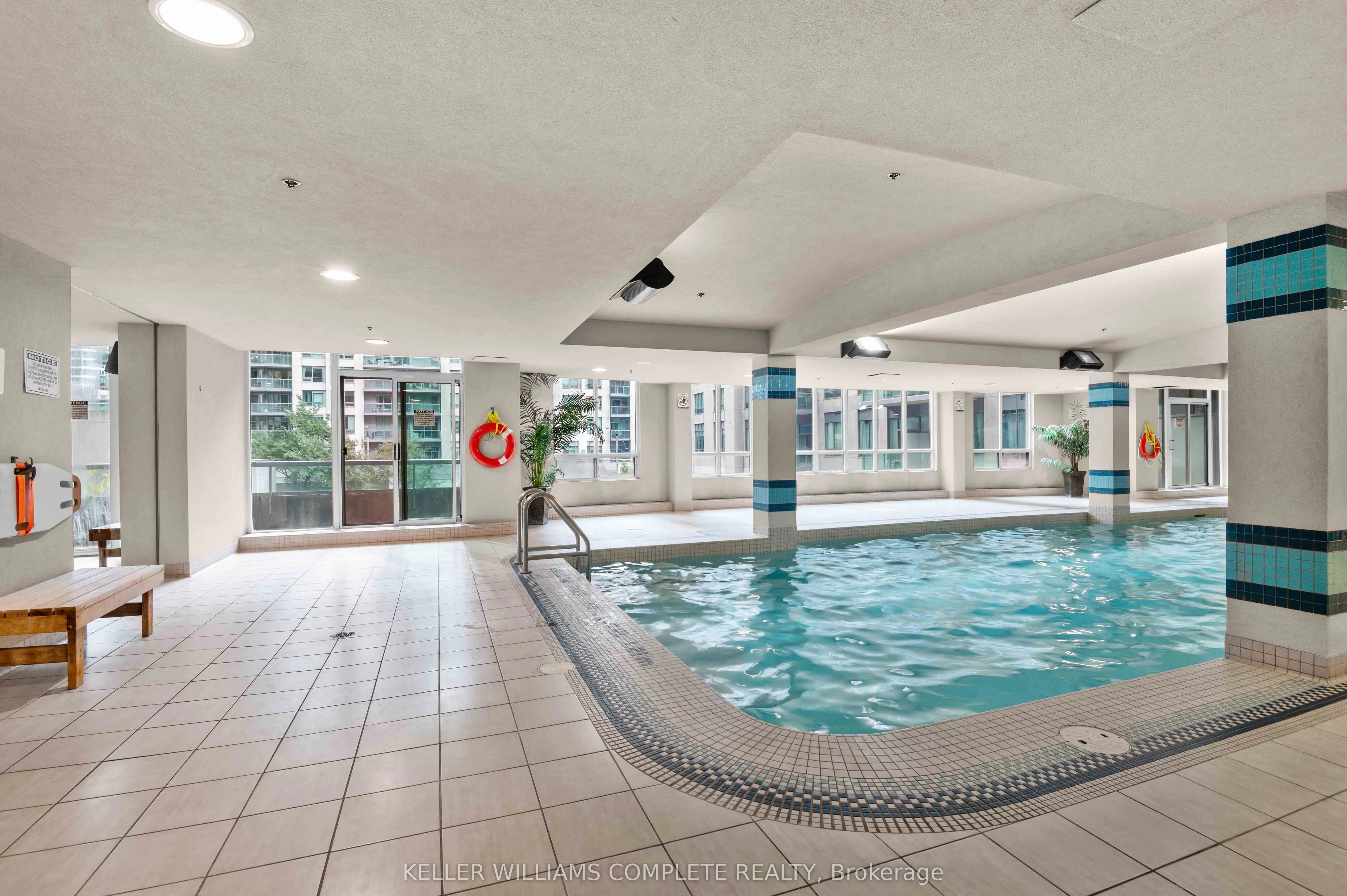 30 GRAND TRUNK Crescent SW, #1110