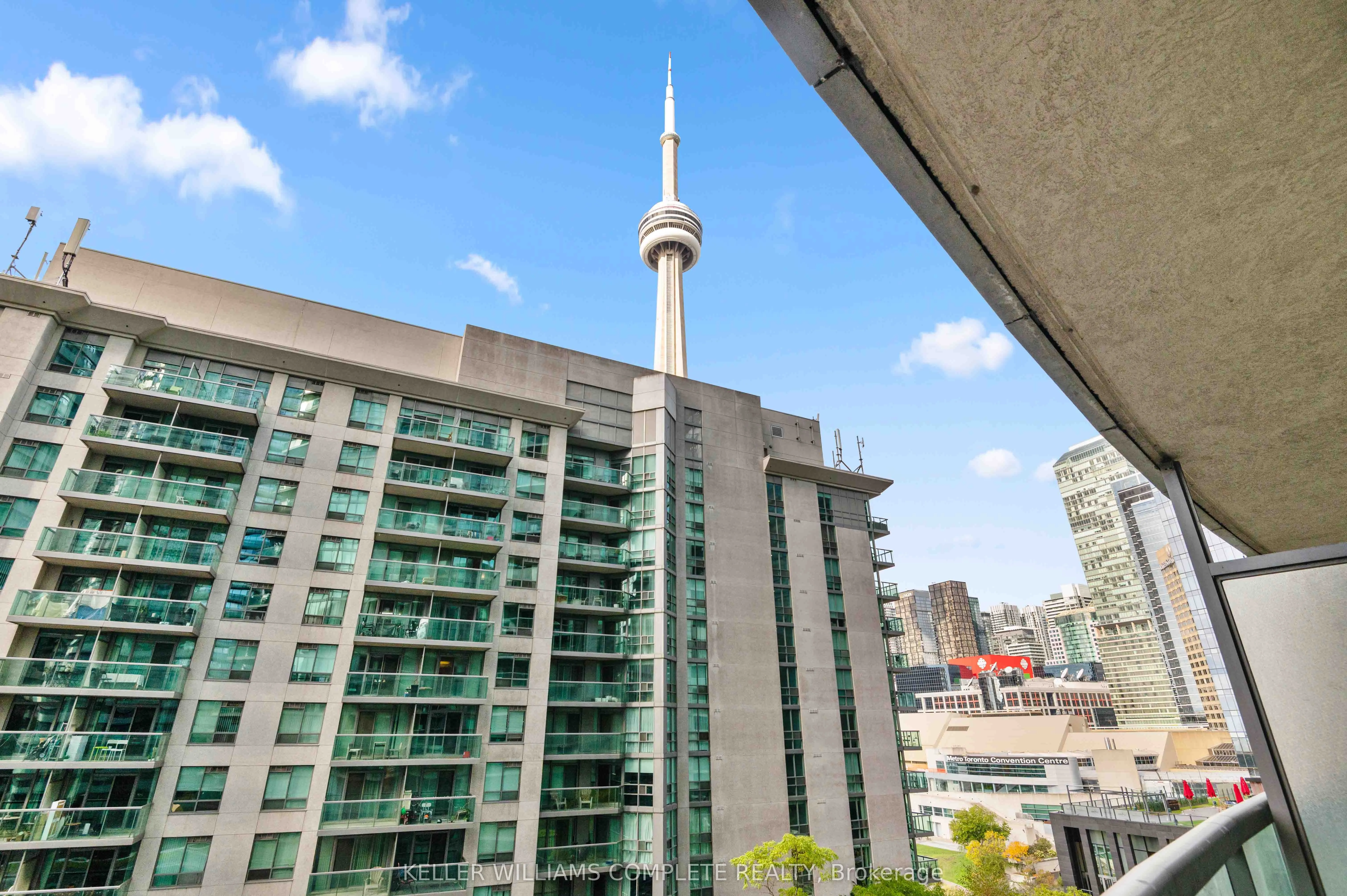 30 GRAND TRUNK Crescent SW, #1110