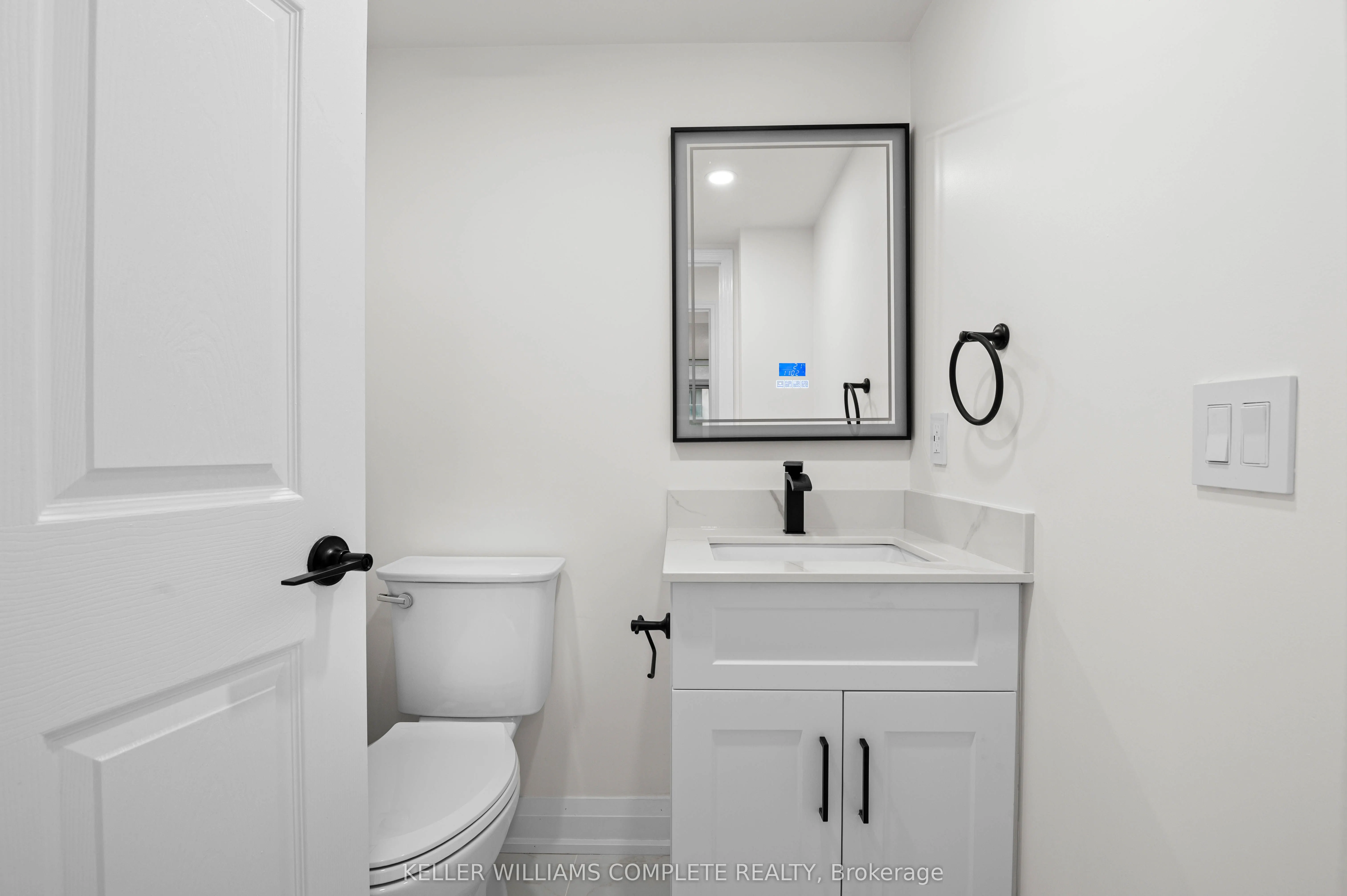 30 GRAND TRUNK Crescent SW, #1110