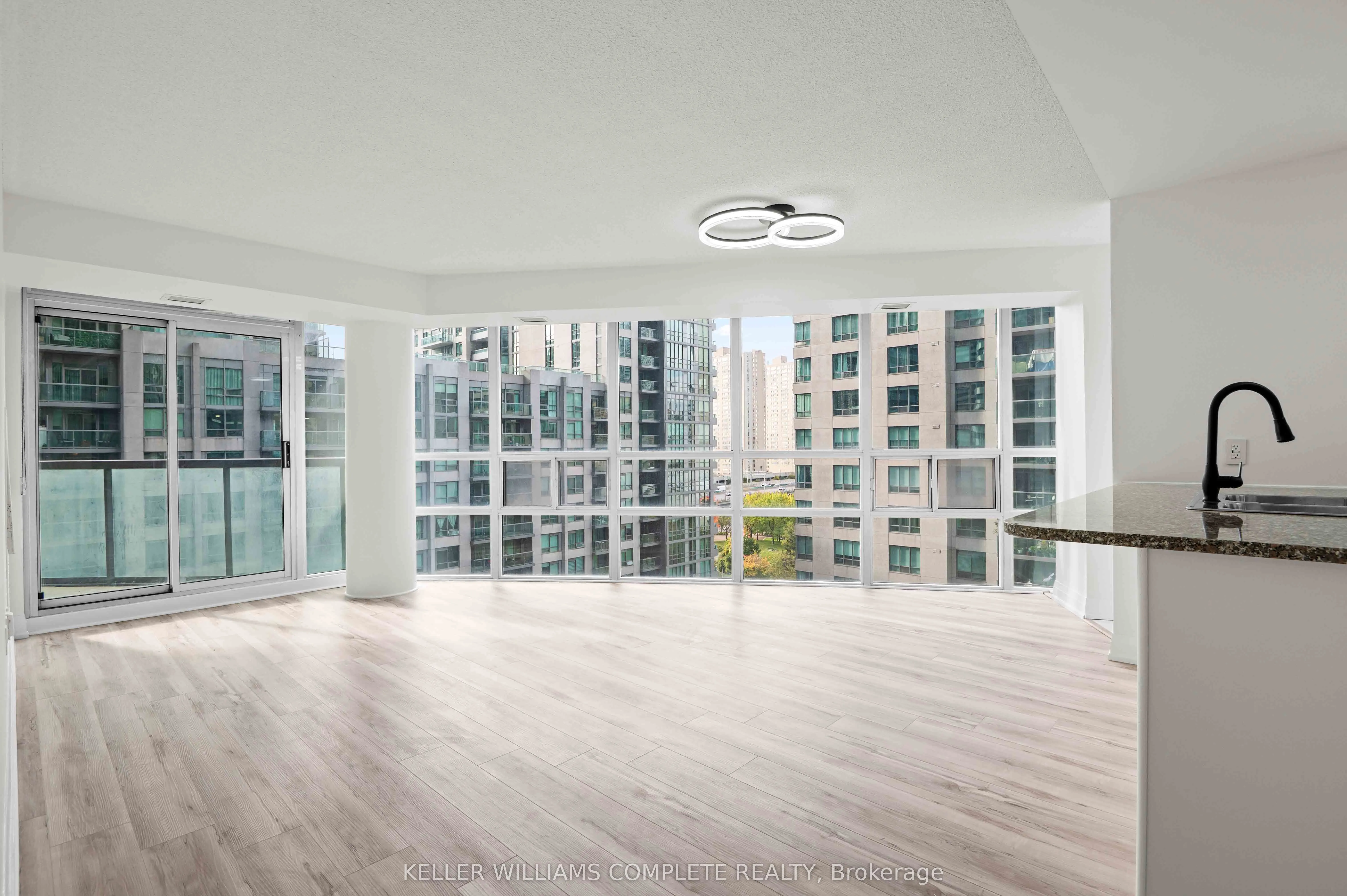 30 GRAND TRUNK Crescent SW, #1110