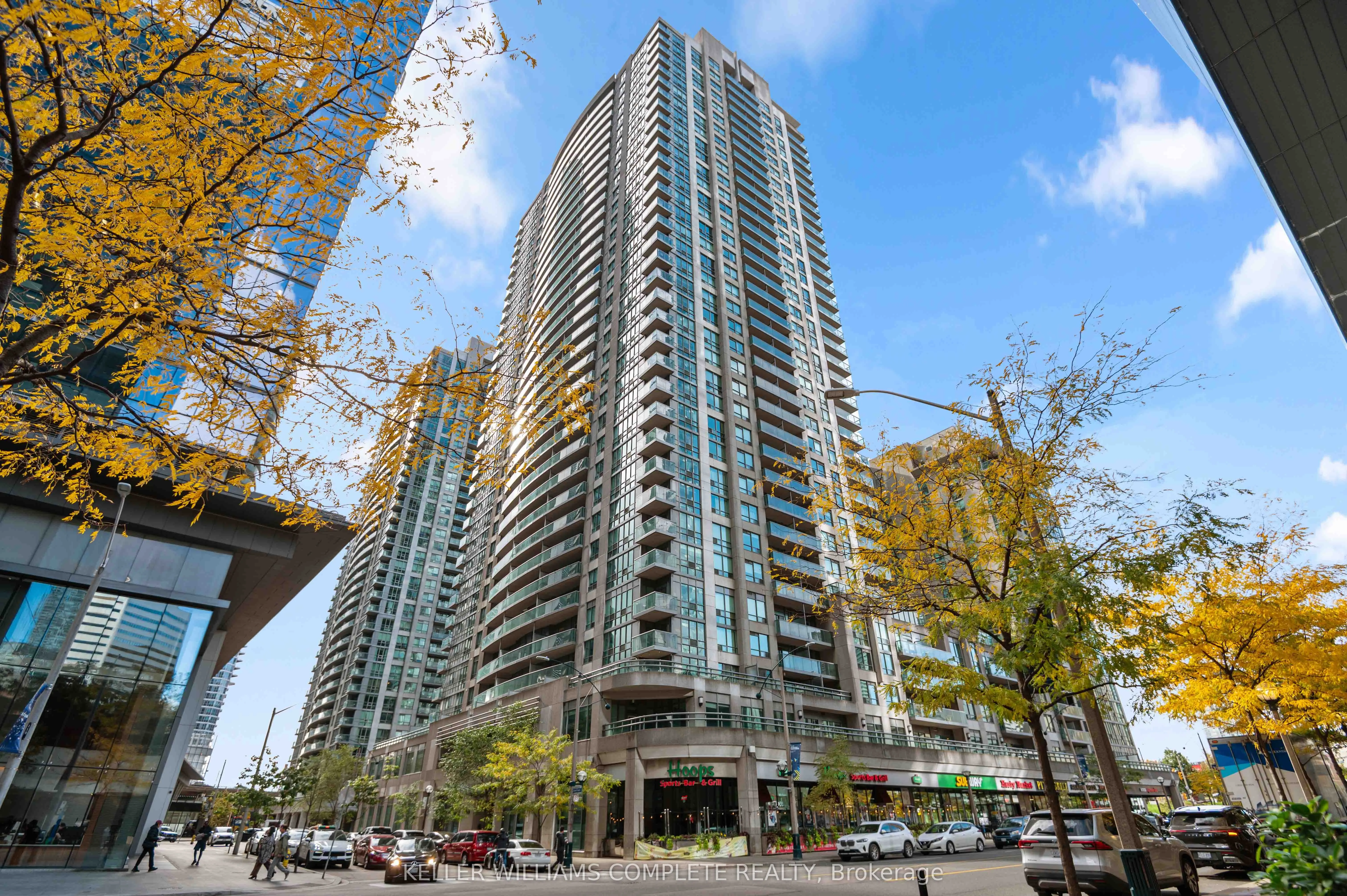 30 GRAND TRUNK Crescent SW, #1110