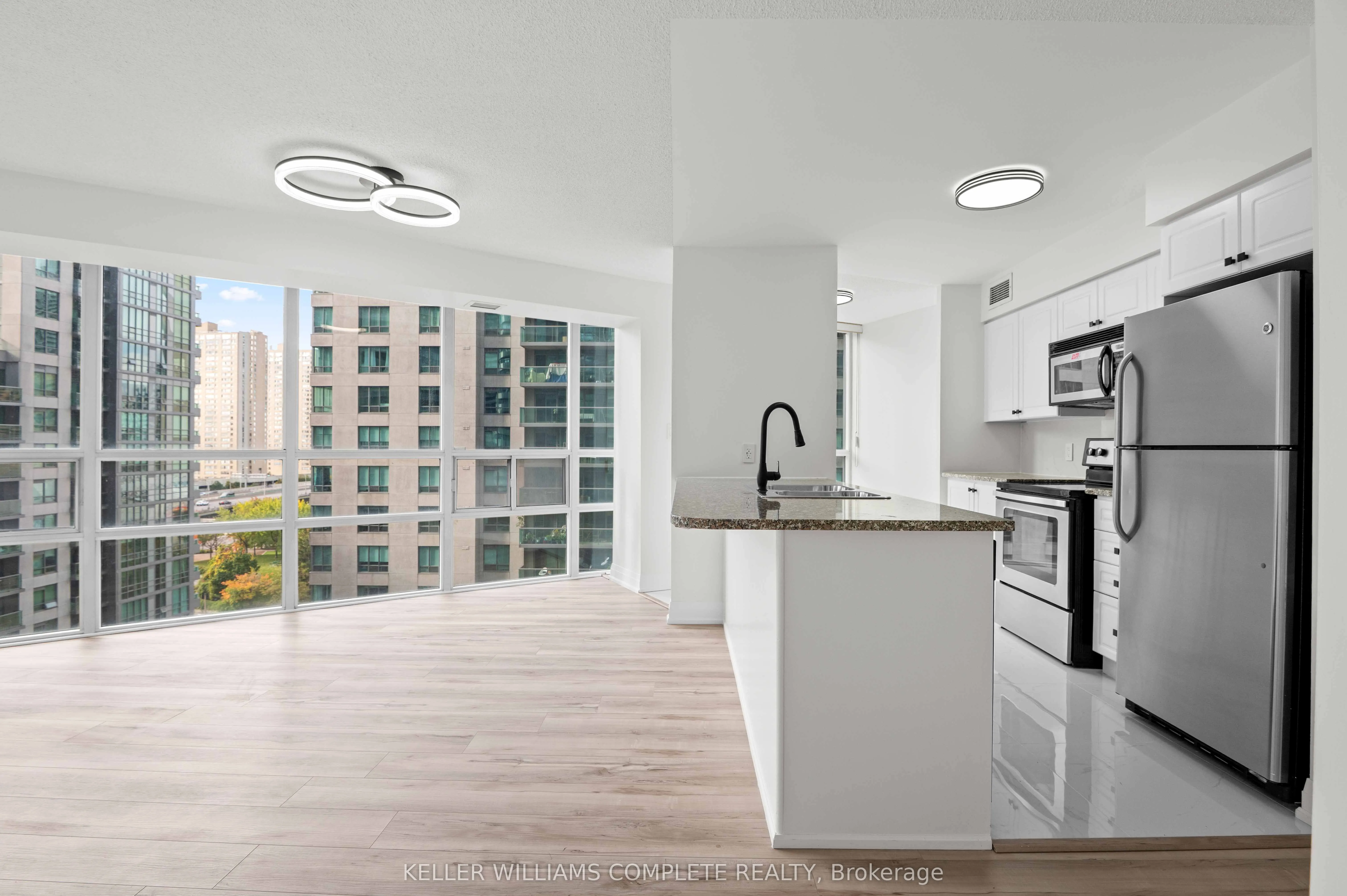 30 GRAND TRUNK Crescent SW, #1110