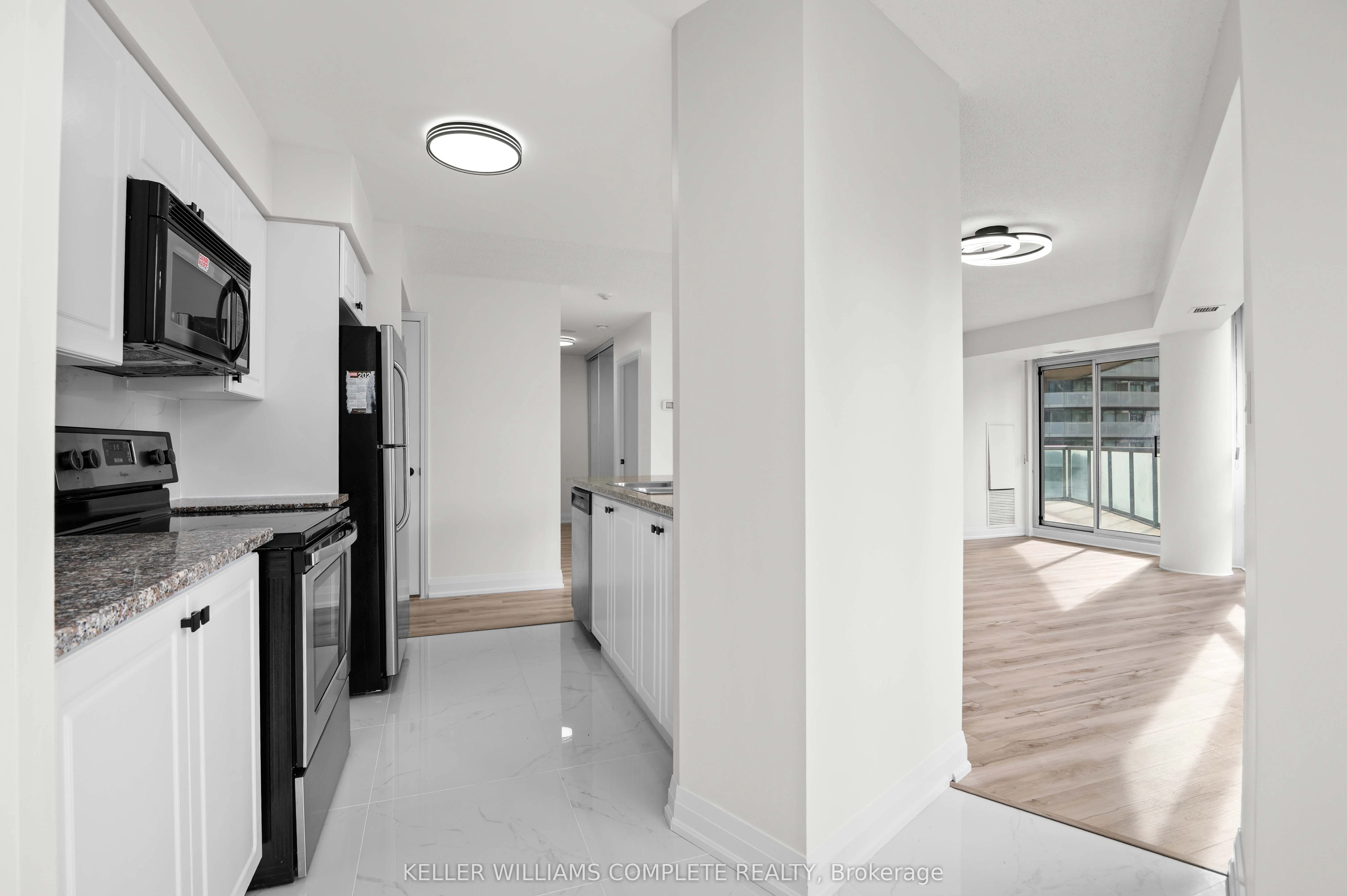 30 GRAND TRUNK Crescent SW, #1110