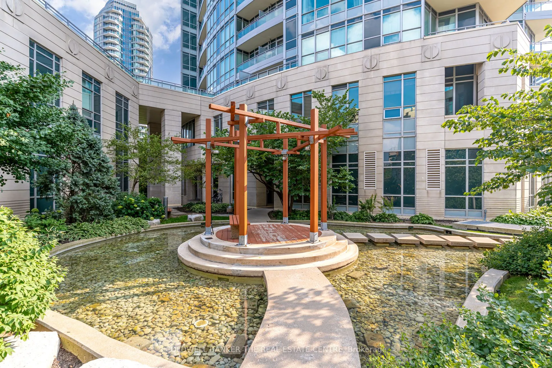 18 Holmes Avenue, #310