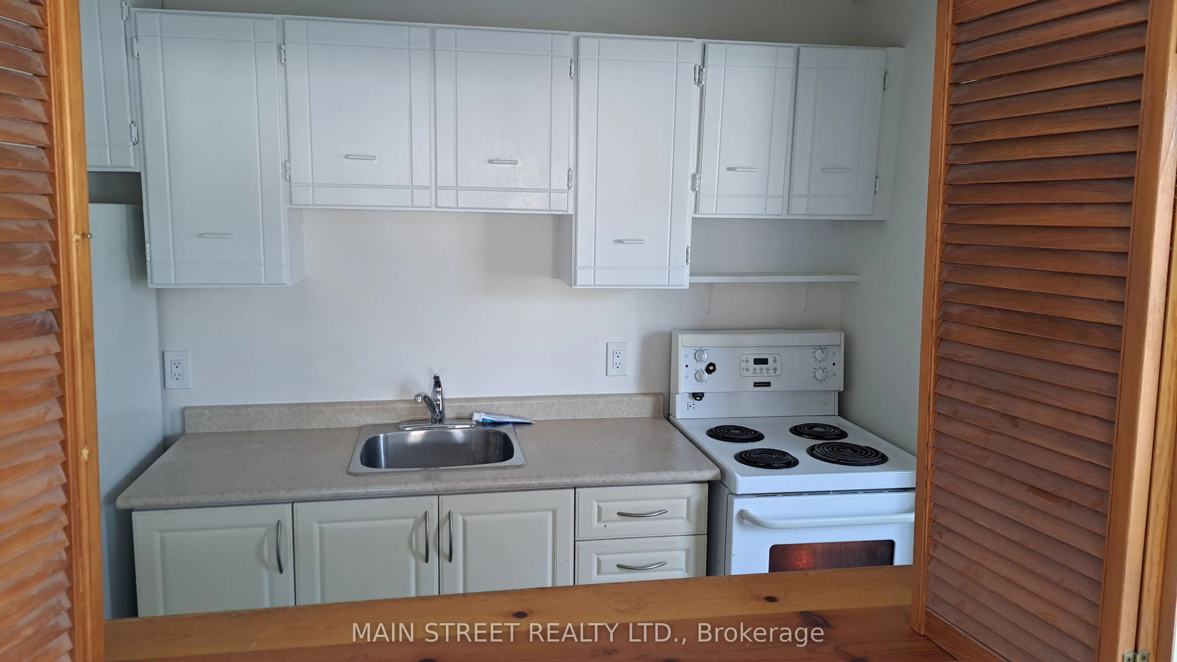 2588A Yonge Street, #6