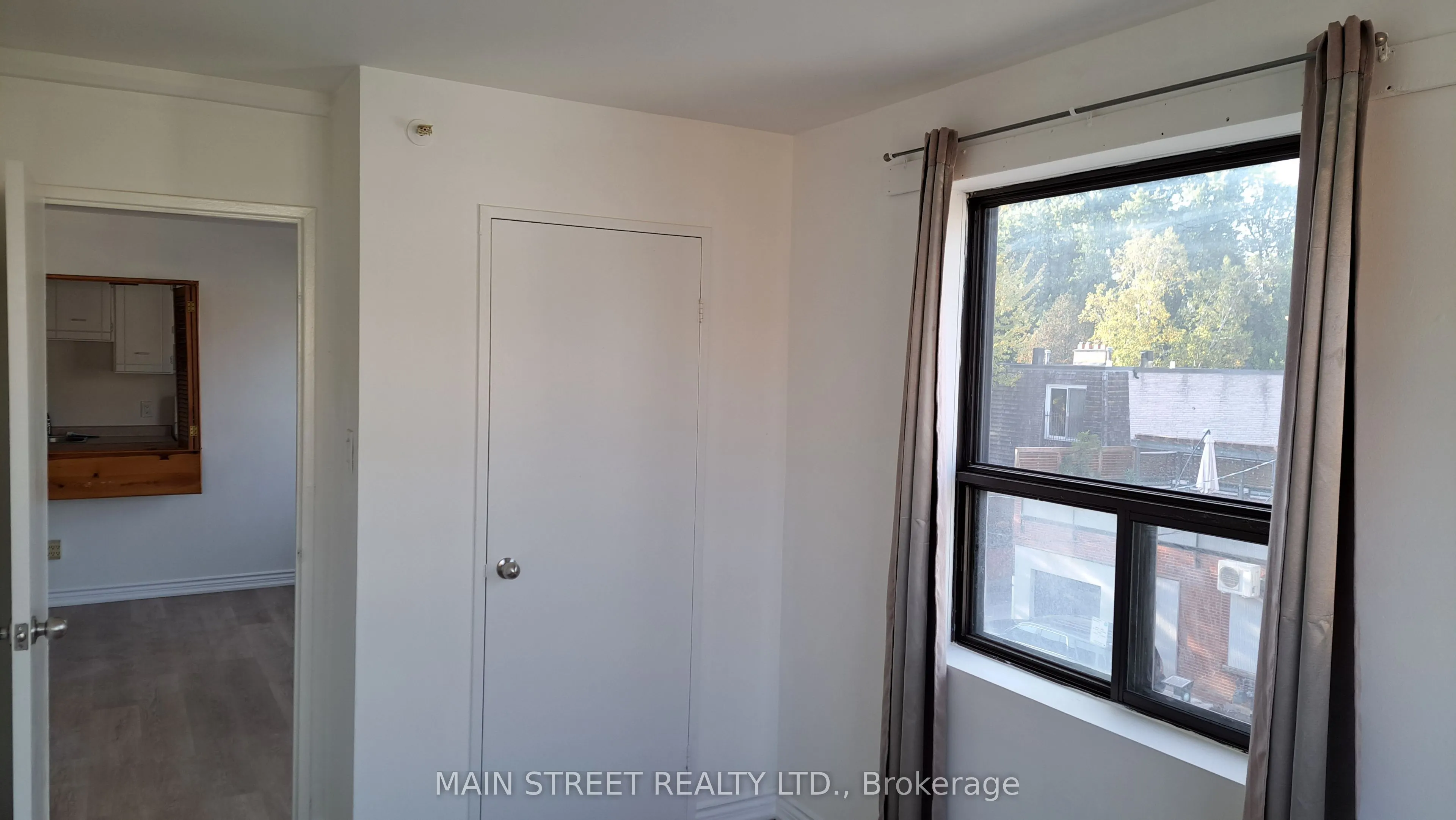 2588A Yonge Street, #6