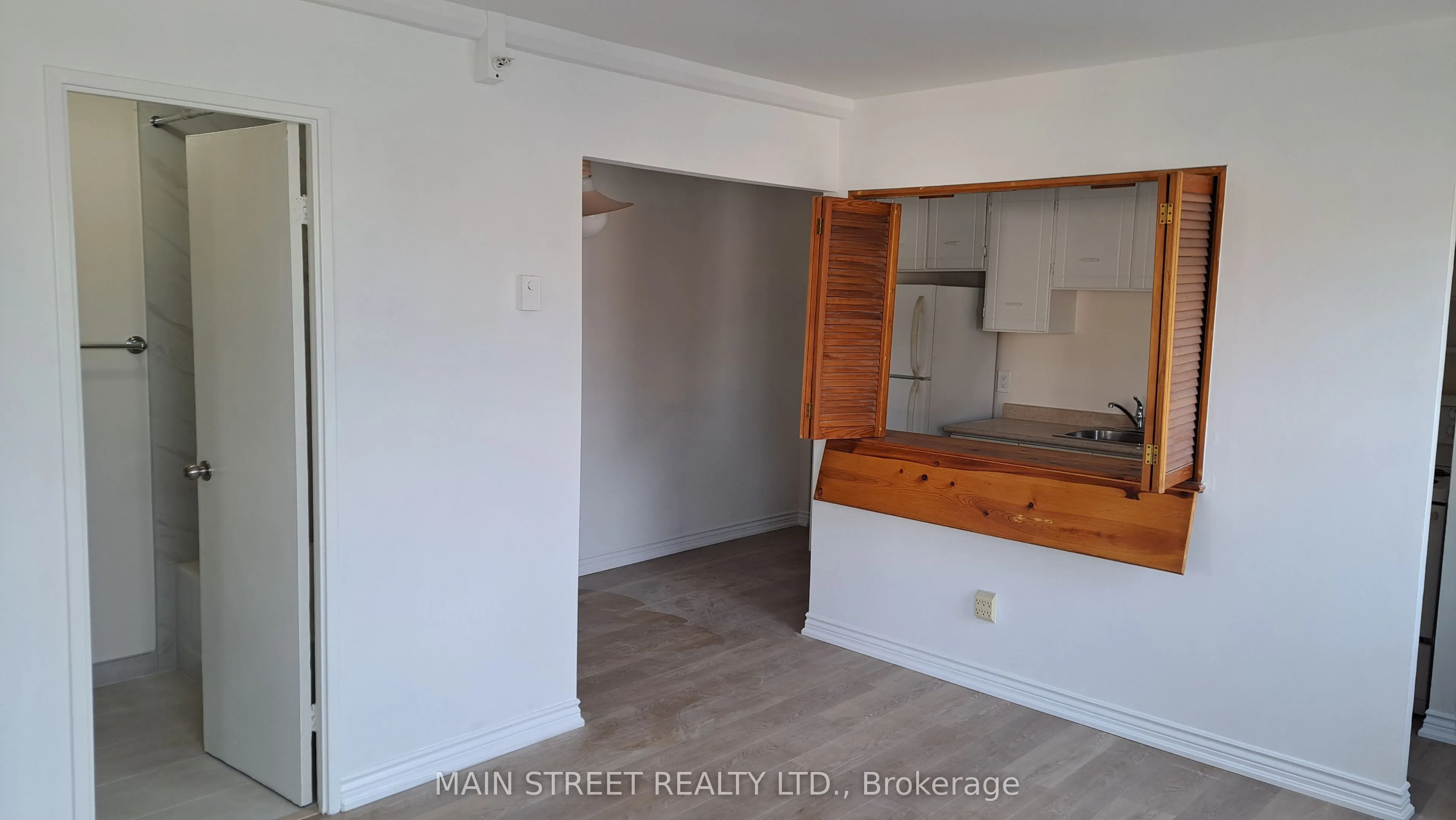 2588A Yonge Street, #6