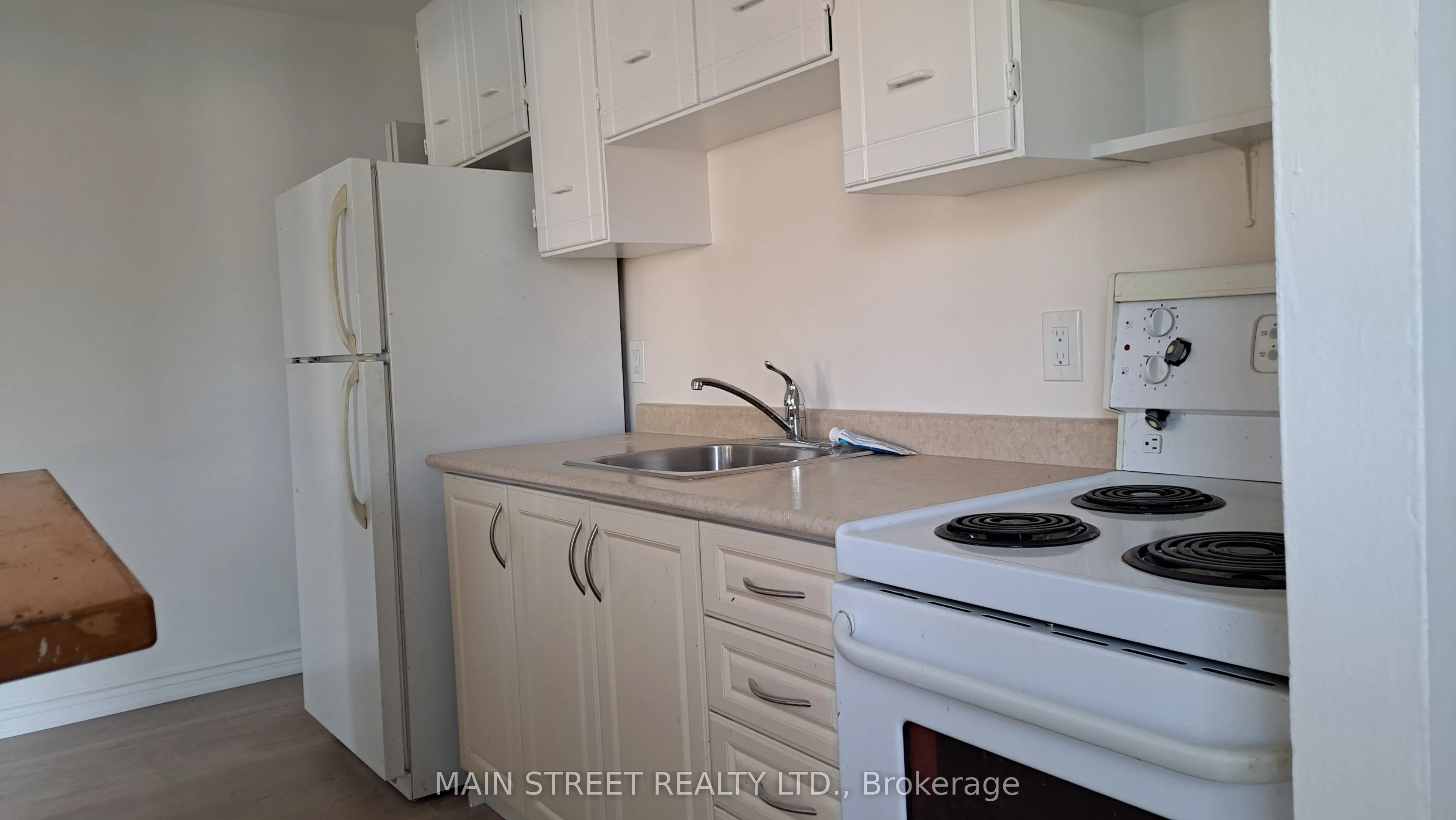 2588A Yonge Street, #6