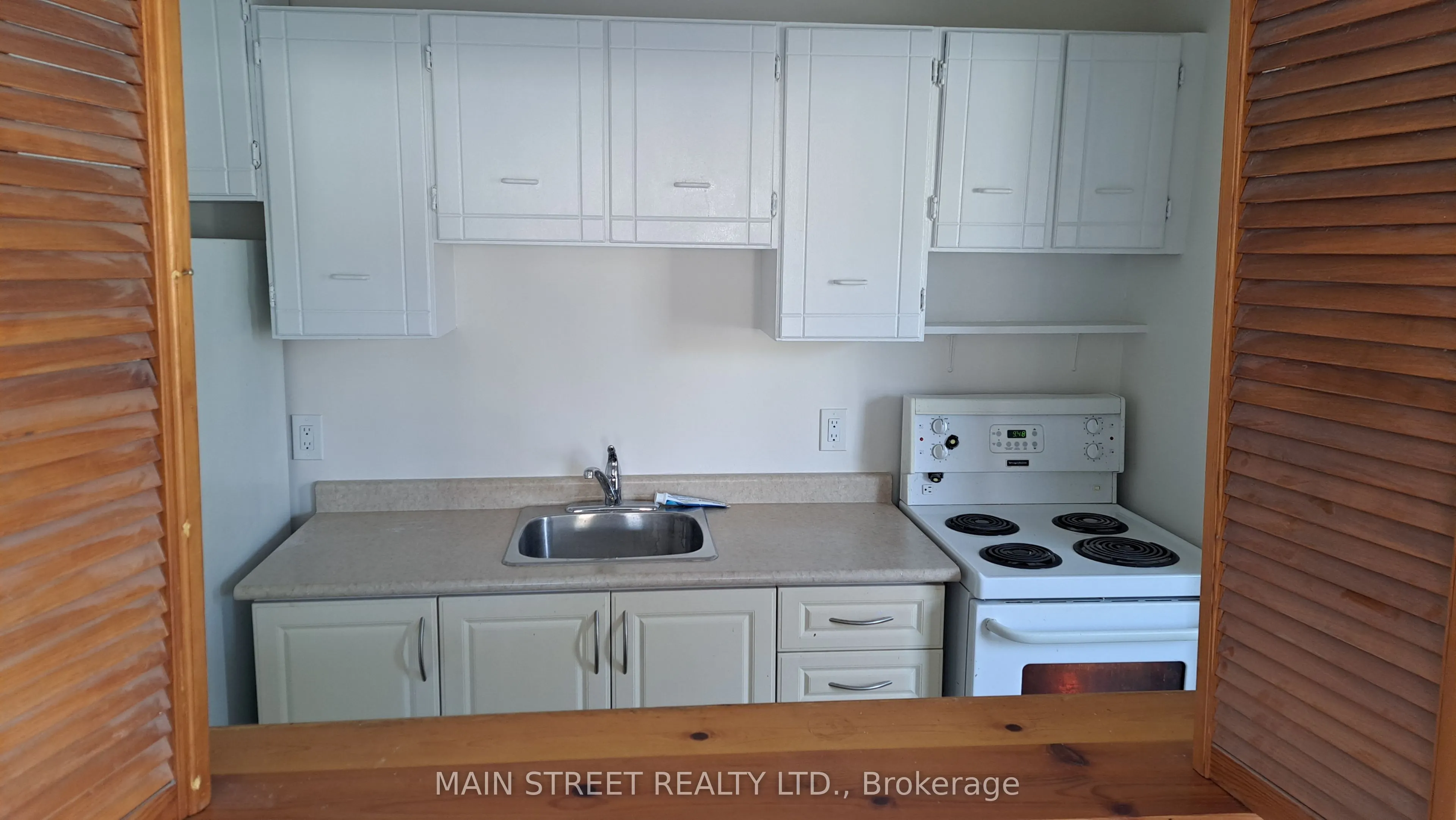 2588A Yonge Street, #6