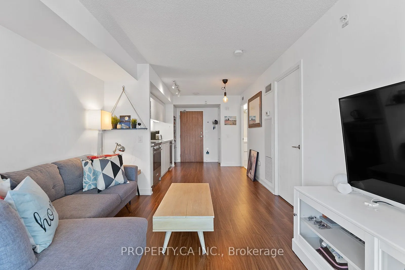 75 Queens Wharf Road, #812