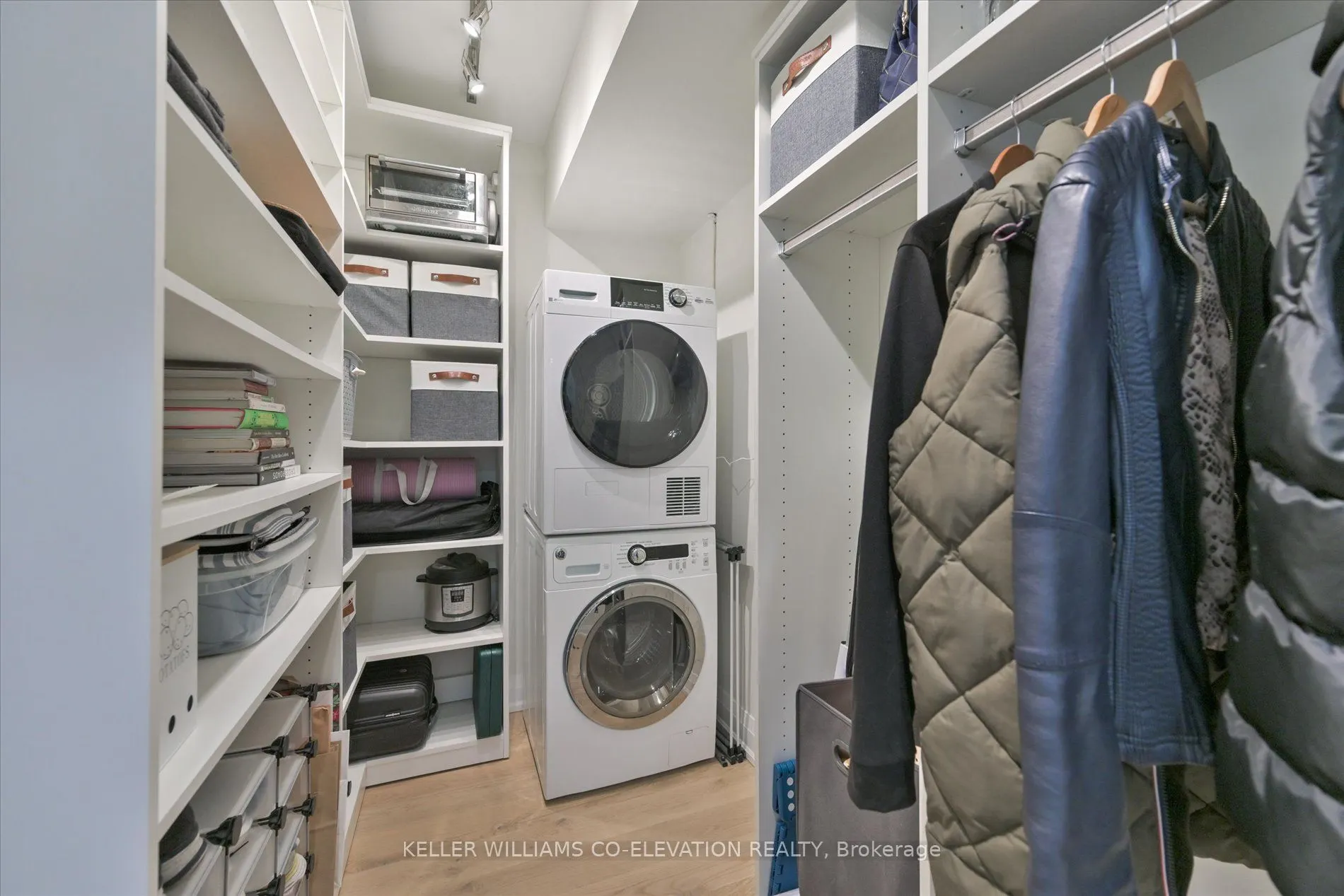 914 Yonge Street, #1612