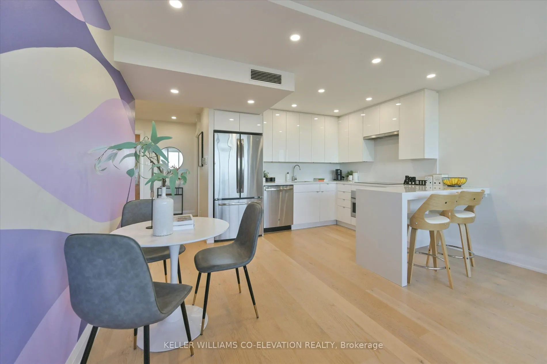 914 Yonge Street, #1612