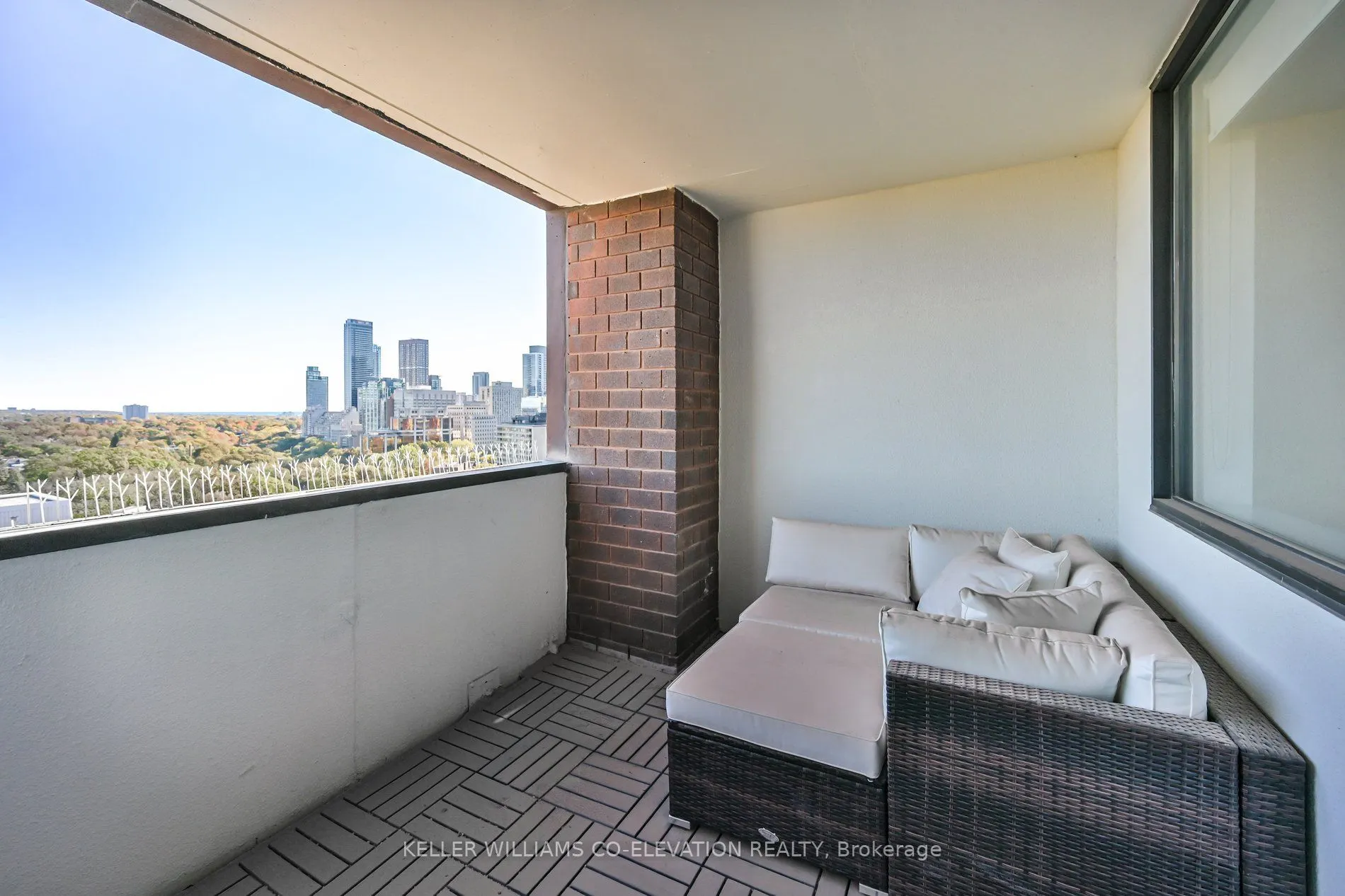 914 Yonge Street, #1612