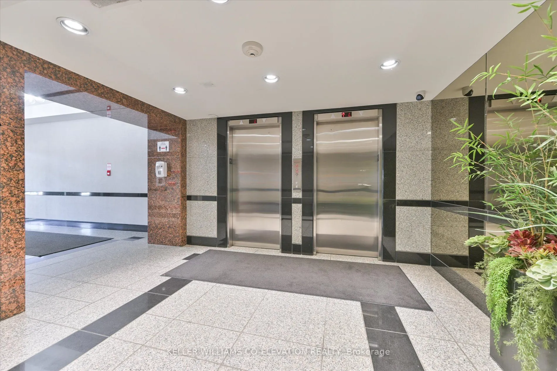 914 Yonge Street, #1612