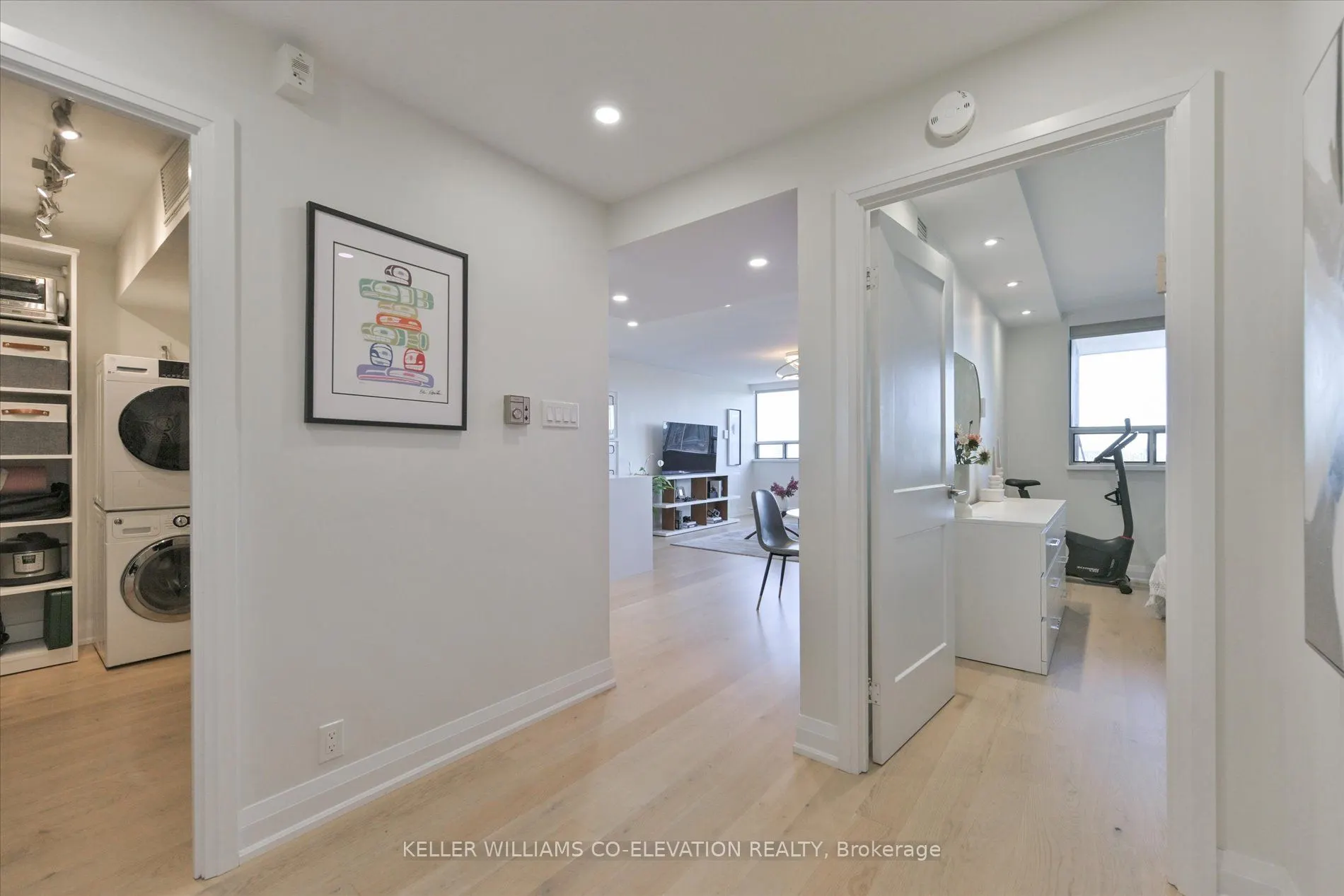 914 Yonge Street, #1612