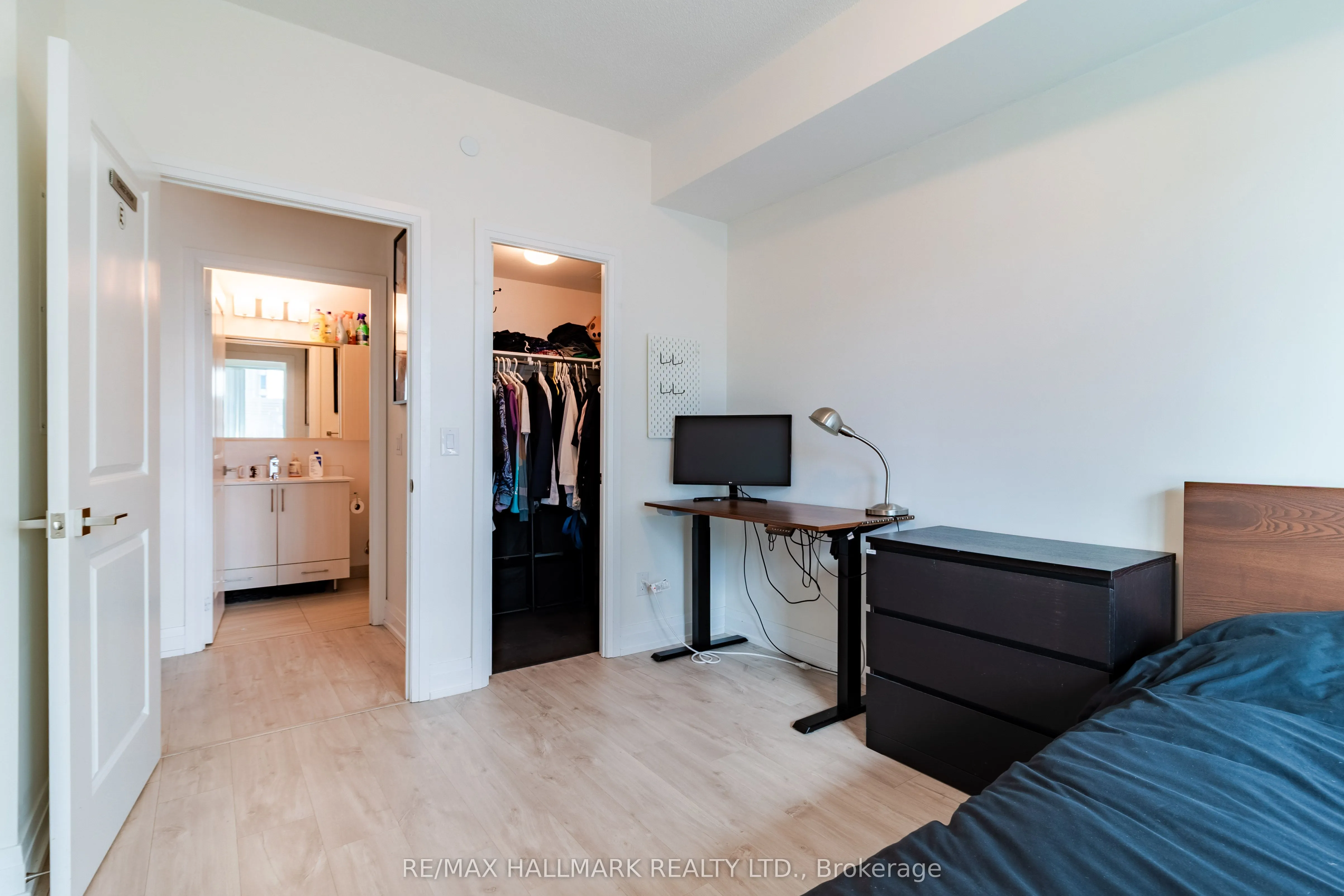 591 Sheppard Avenue E, #908