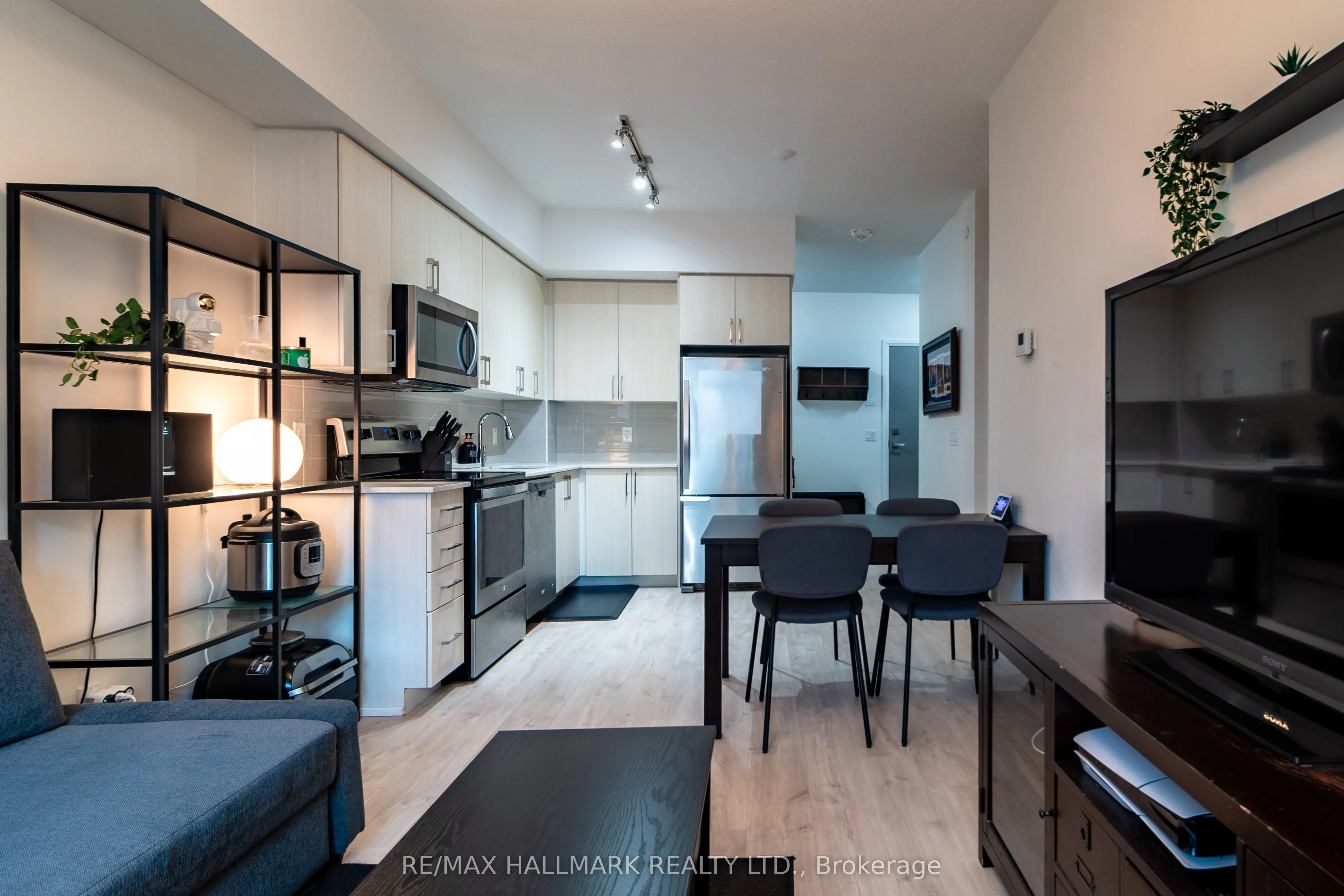 591 Sheppard Avenue E, #908