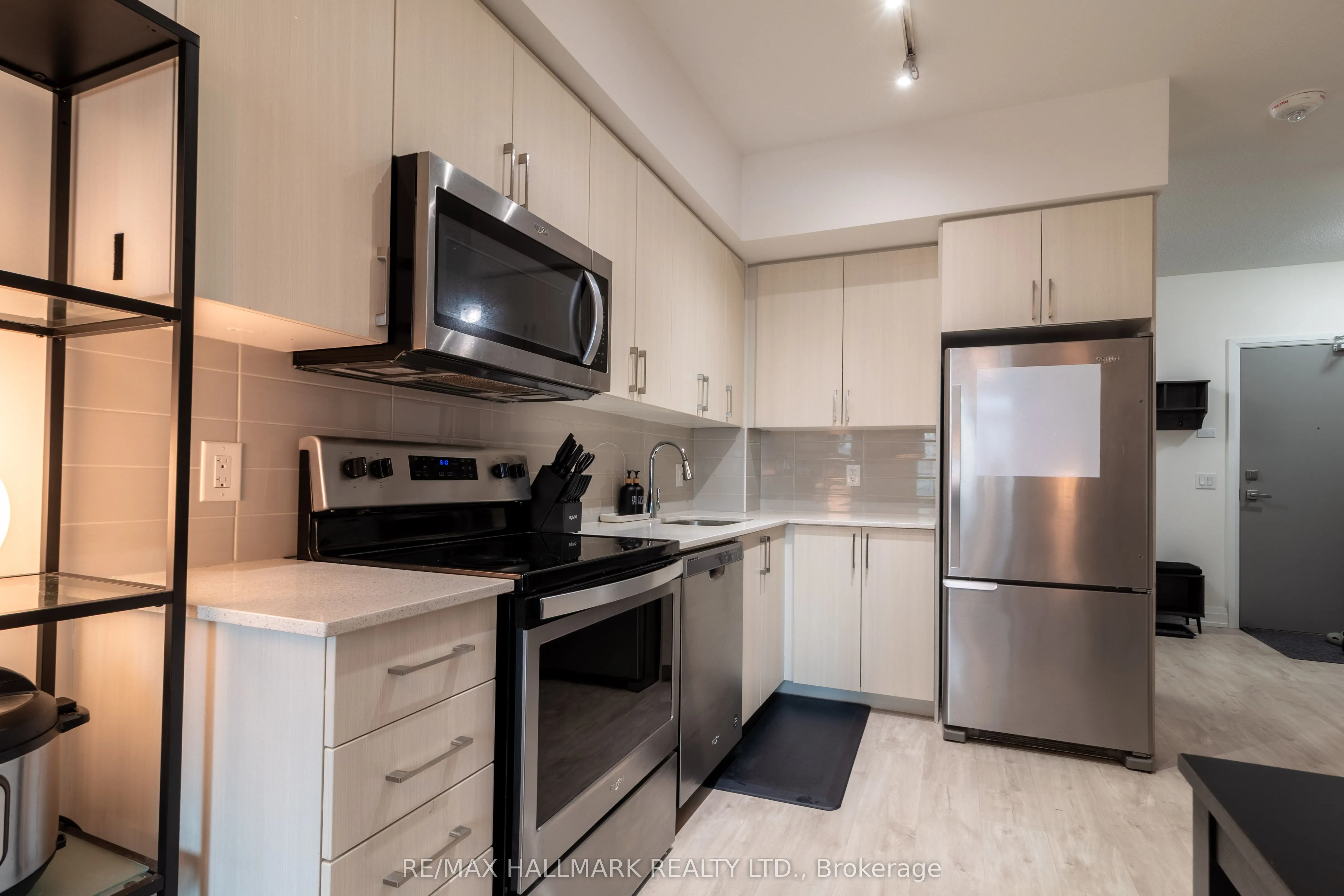 591 Sheppard Avenue E, #908