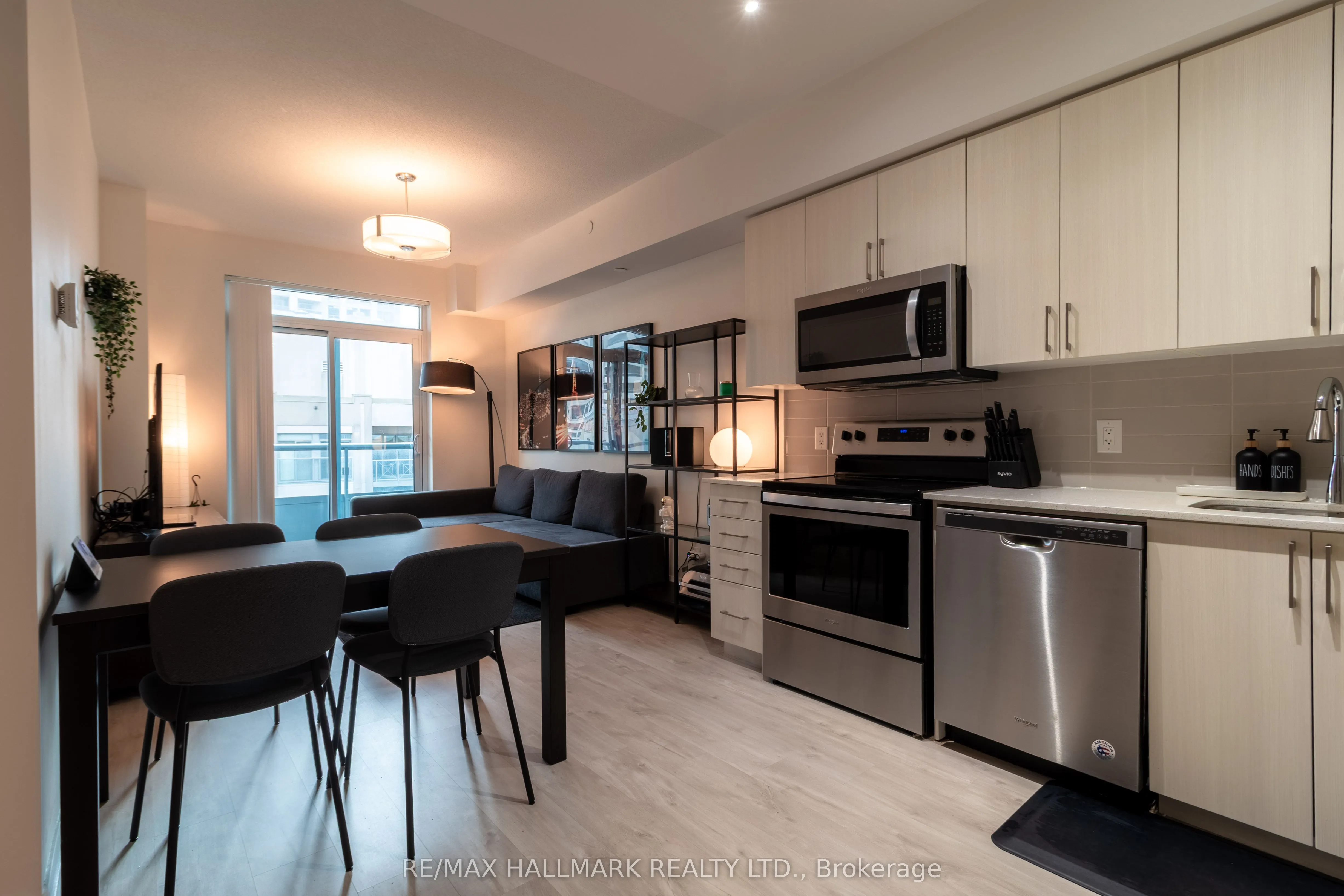 591 Sheppard Avenue E, #908