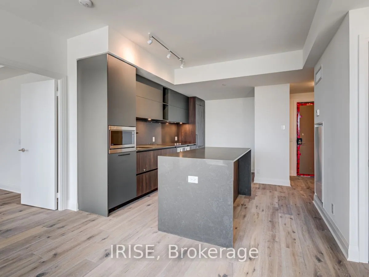 151 Avenue Road, #705