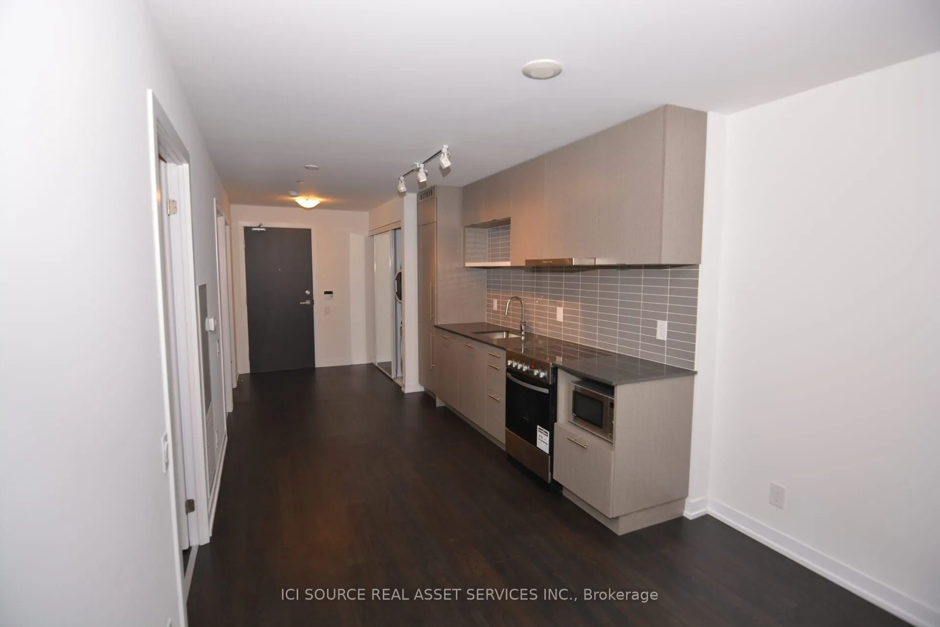 365 Church Street, #206